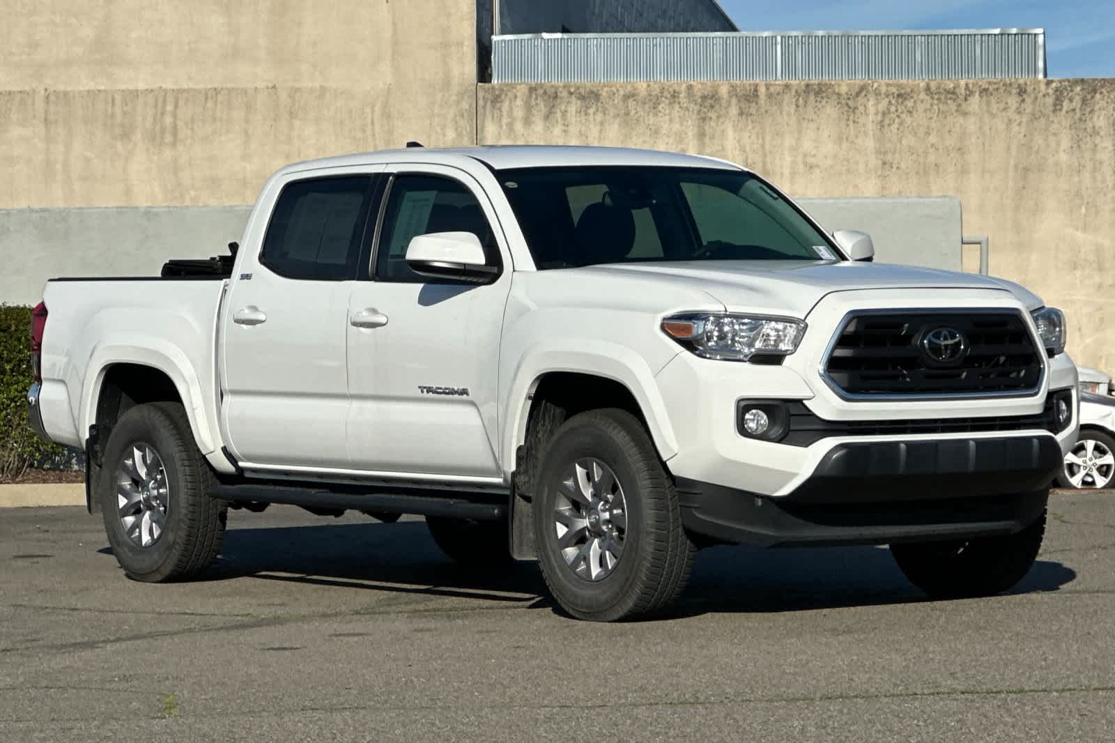 Thumbnail: 2019 Toyota Tacoma - 5