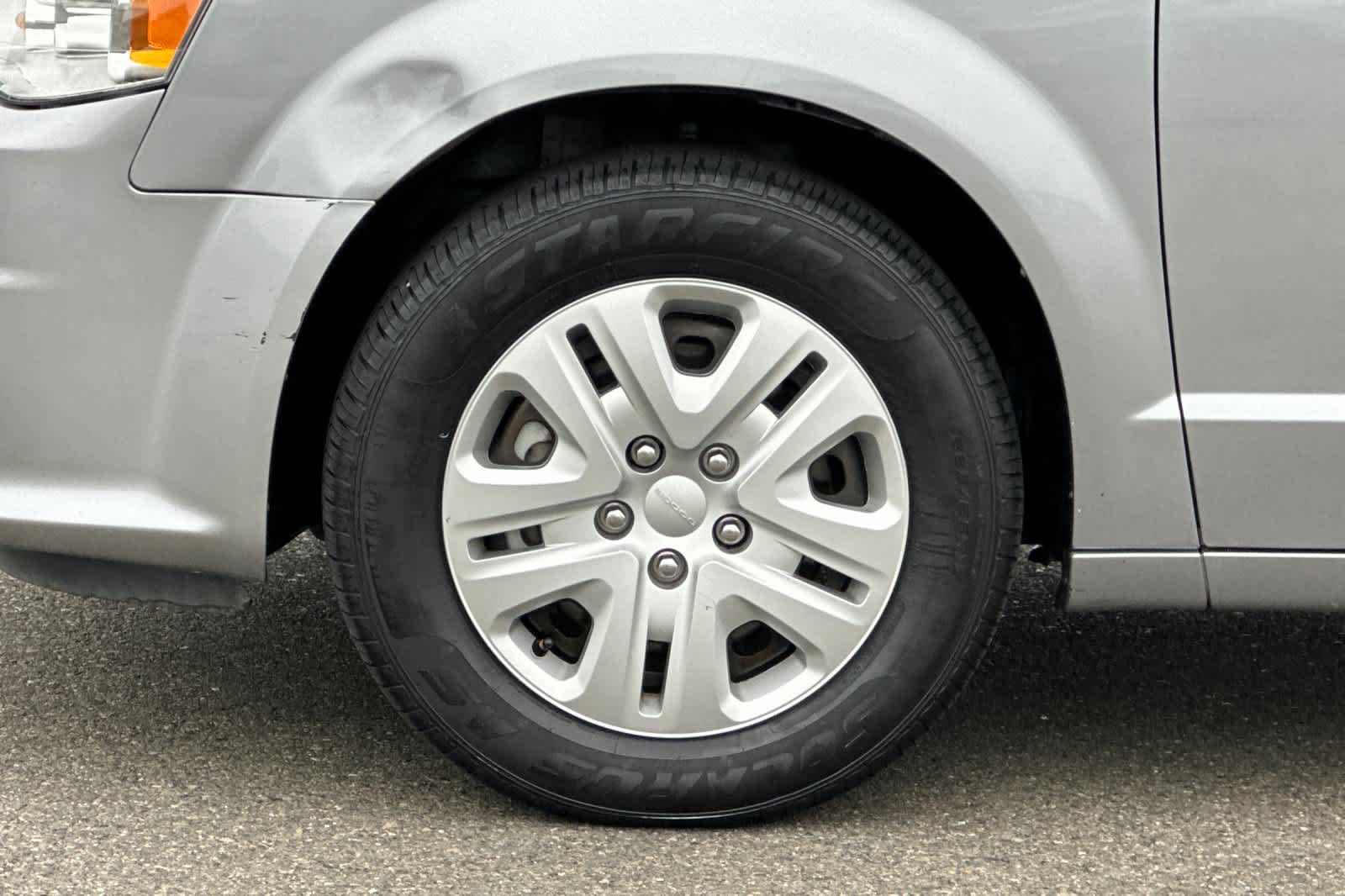 Thumbnail: 2019 Dodge Grand Caravan - 30