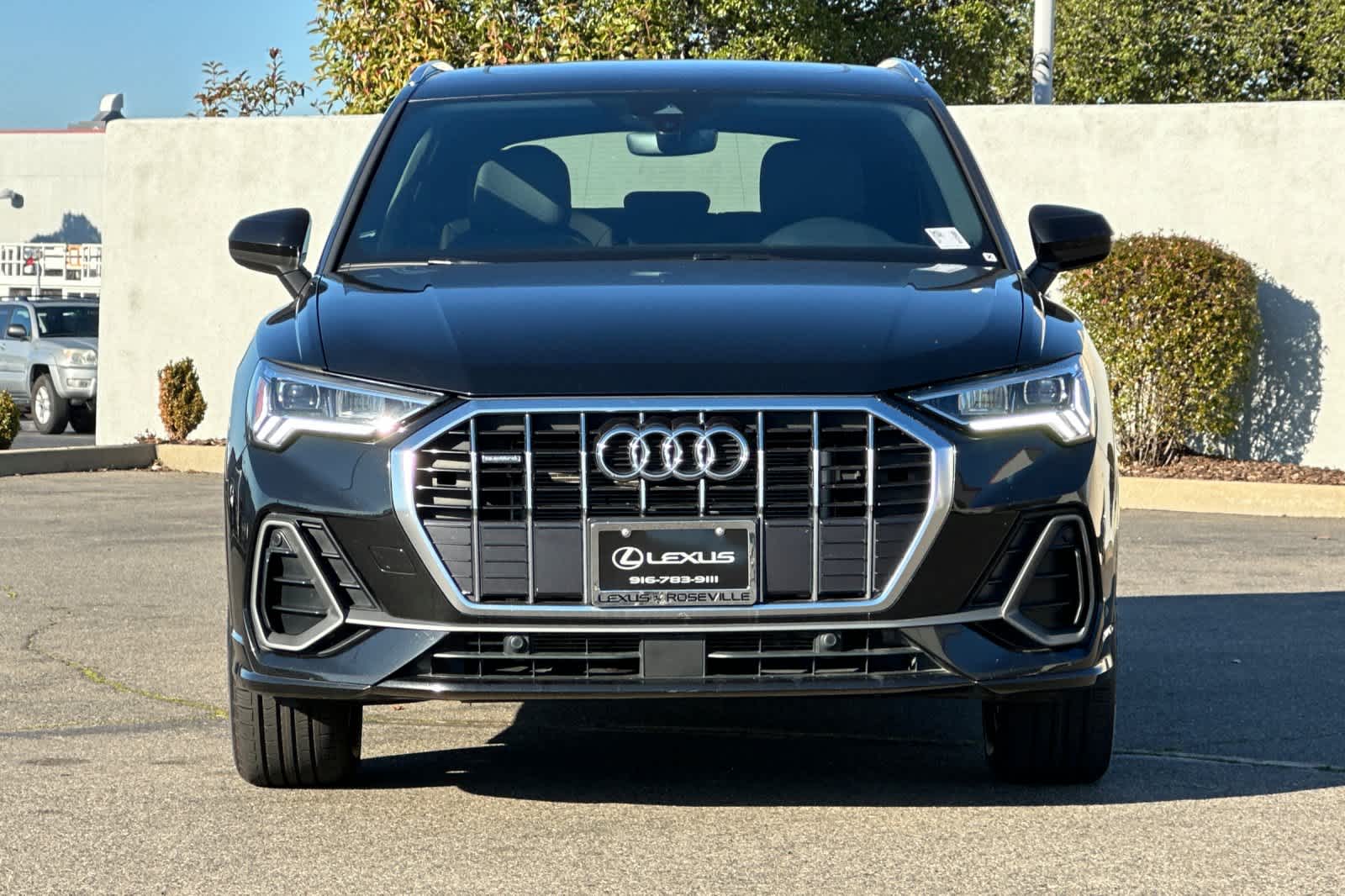 Thumbnail: 2023 Audi Q3 - 10