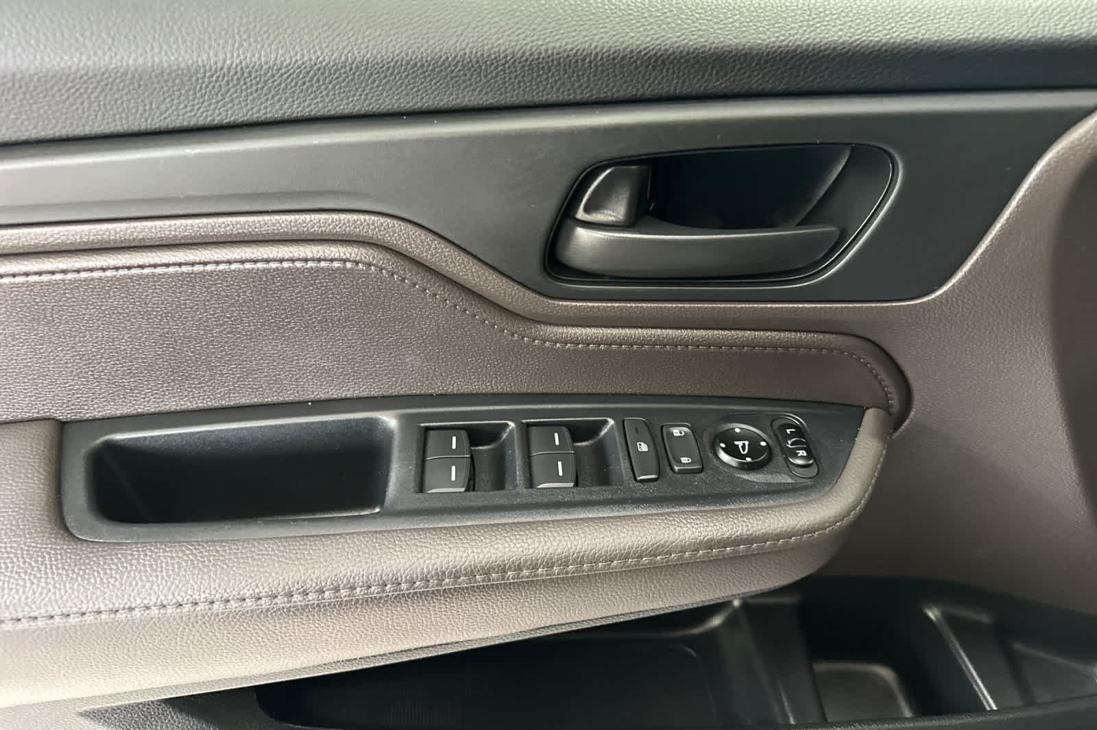 Thumbnail: 2019 Honda Odyssey - 12
