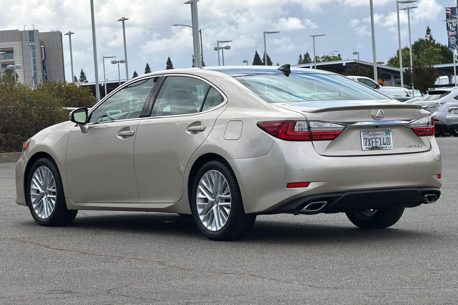 Thumbnail: 2017 Lexus ES - 6