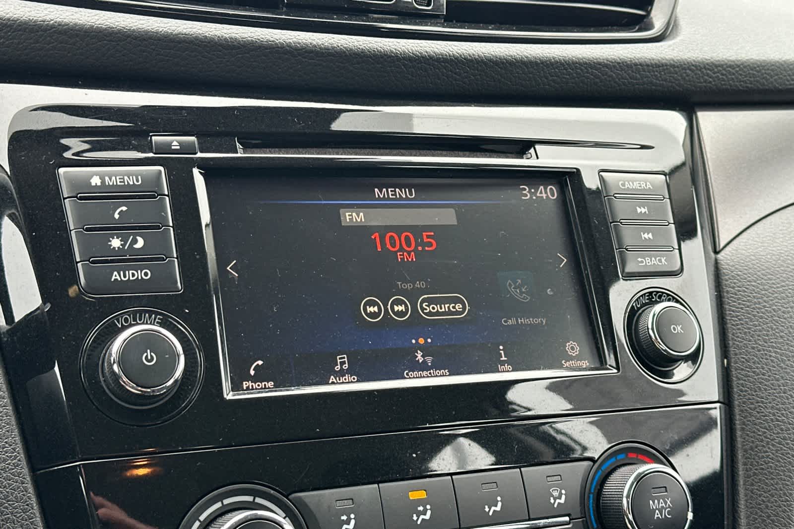 Thumbnail: 2022 Nissan Rogue Sport - 20