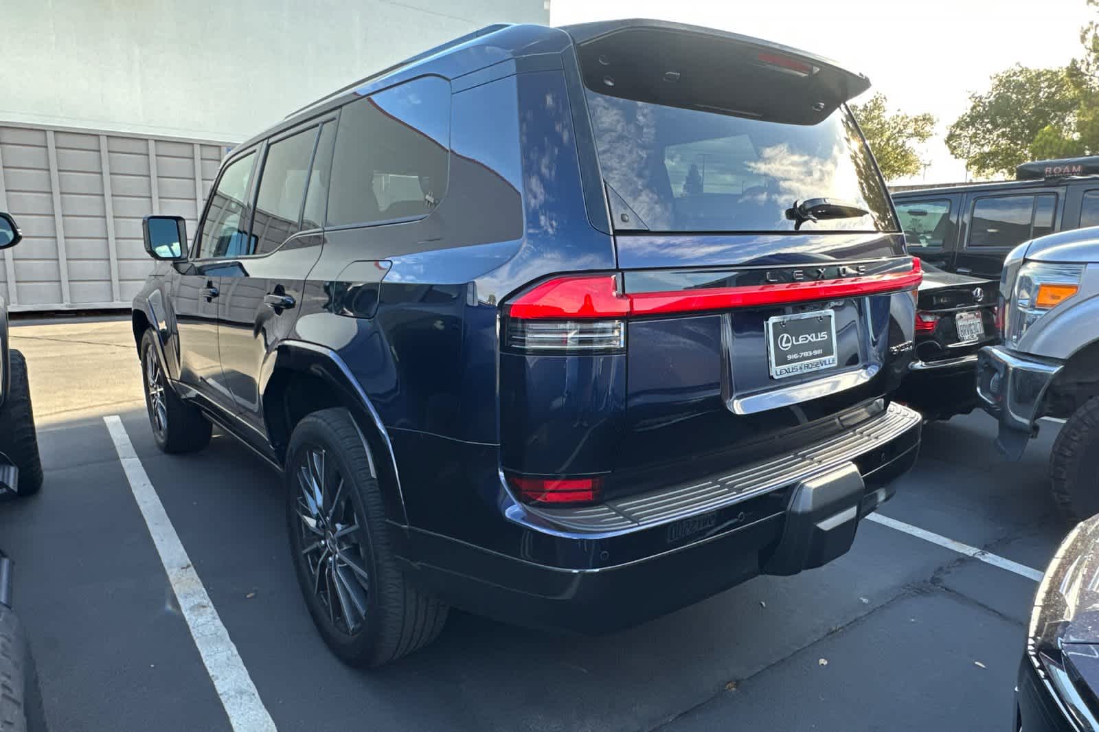 Thumbnail: 2024 Lexus GX - 4