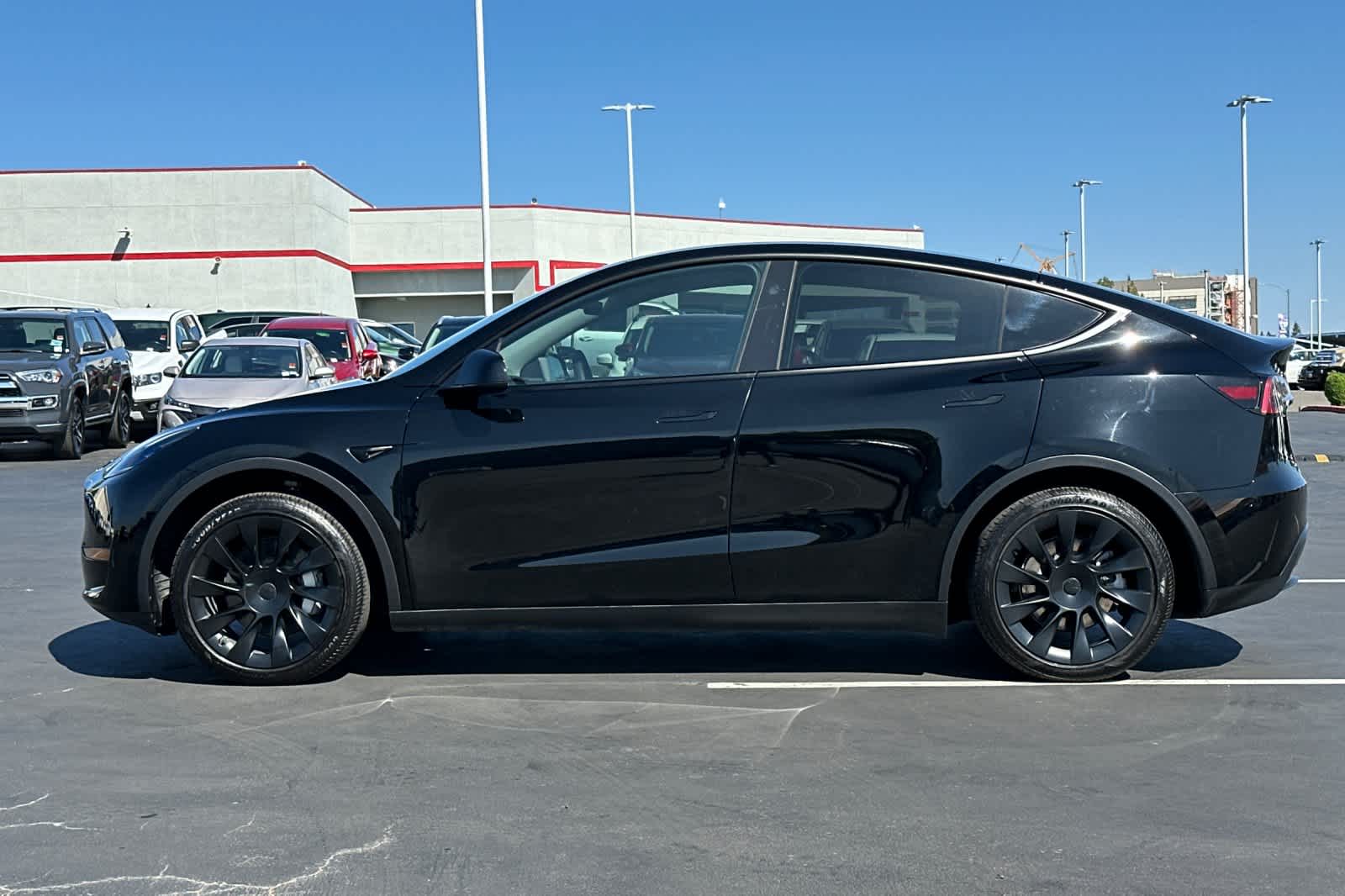 2023 Tesla Model Y  9