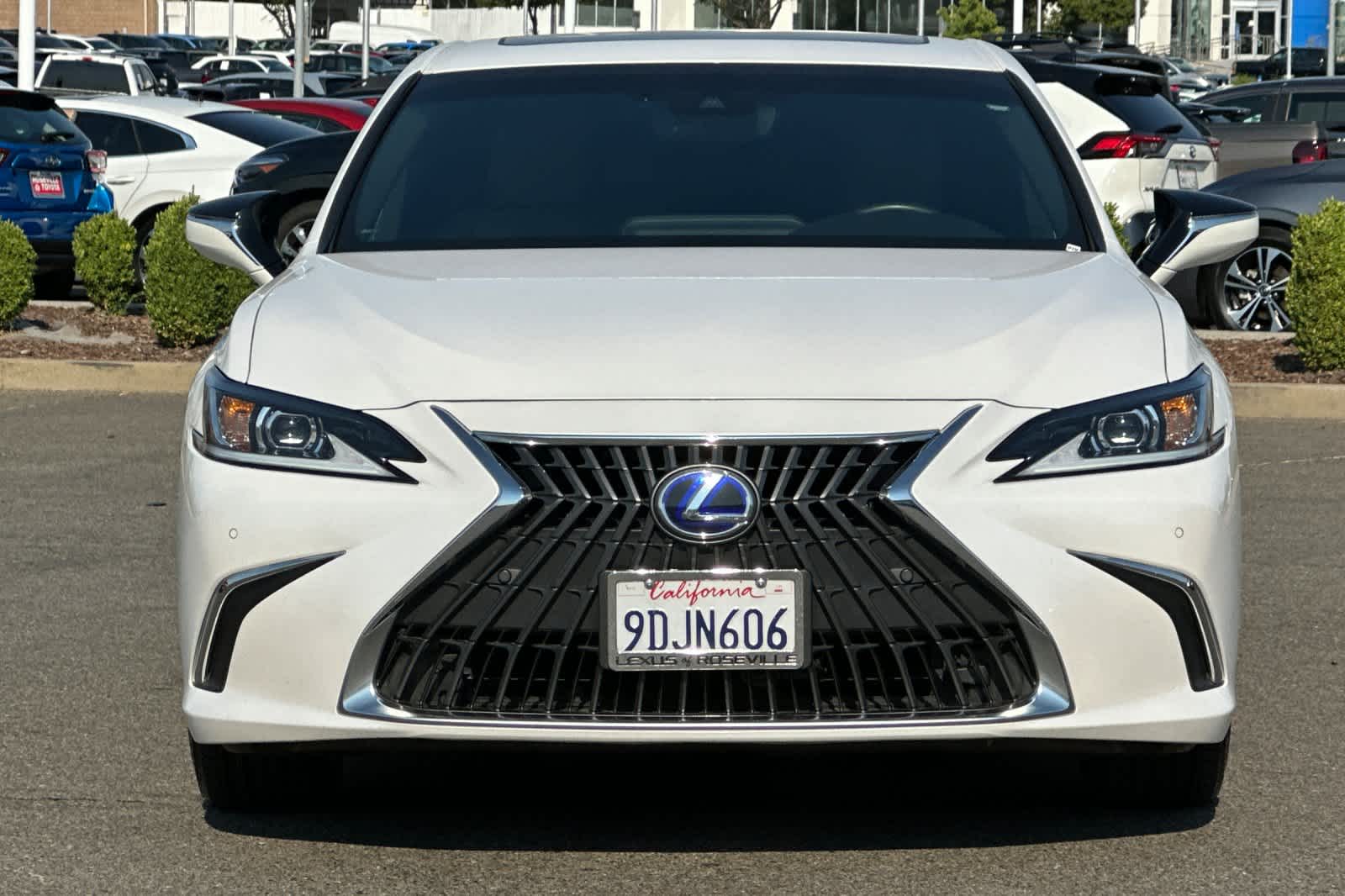 Thumbnail: 2022 Lexus ES - 10