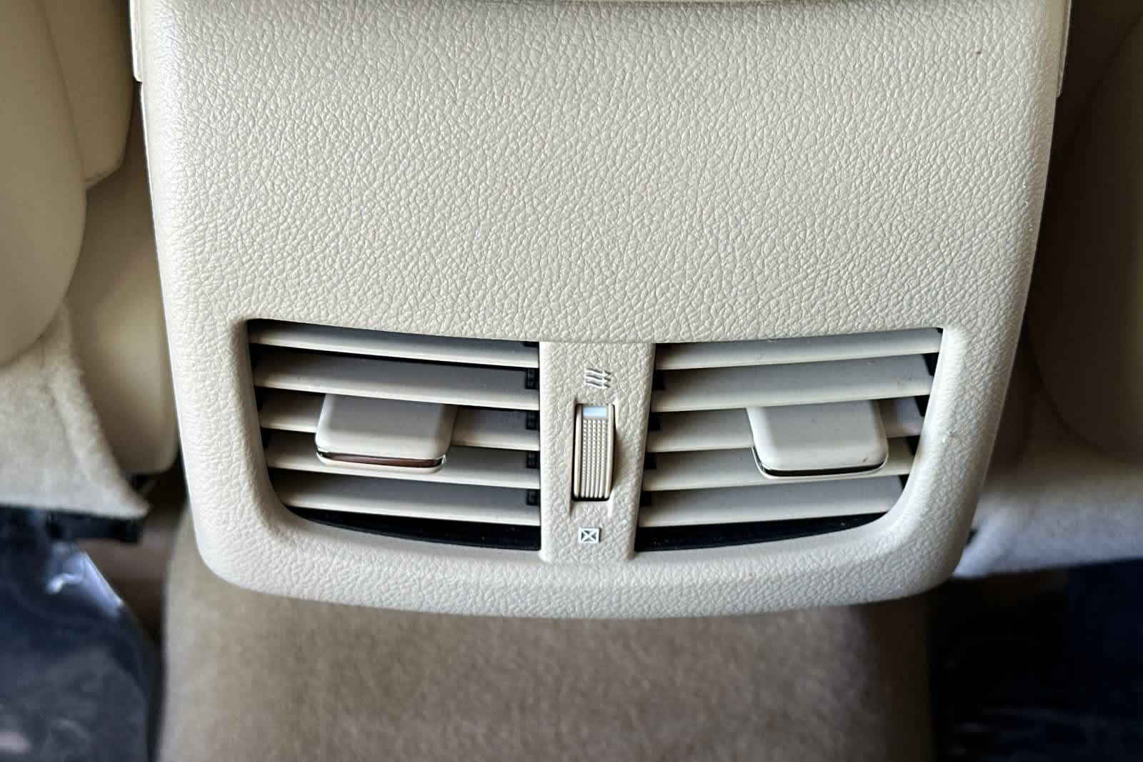 Thumbnail: 2014 Lexus ES - 14