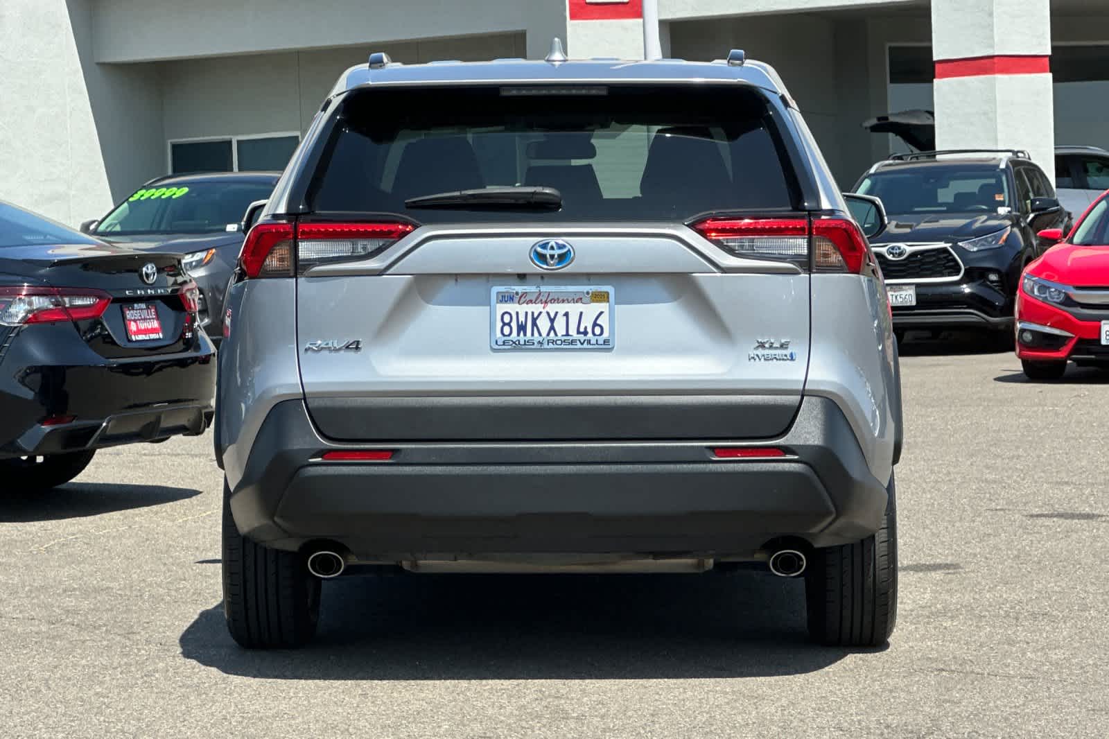Thumbnail: 2021 Toyota RAV4 - 8