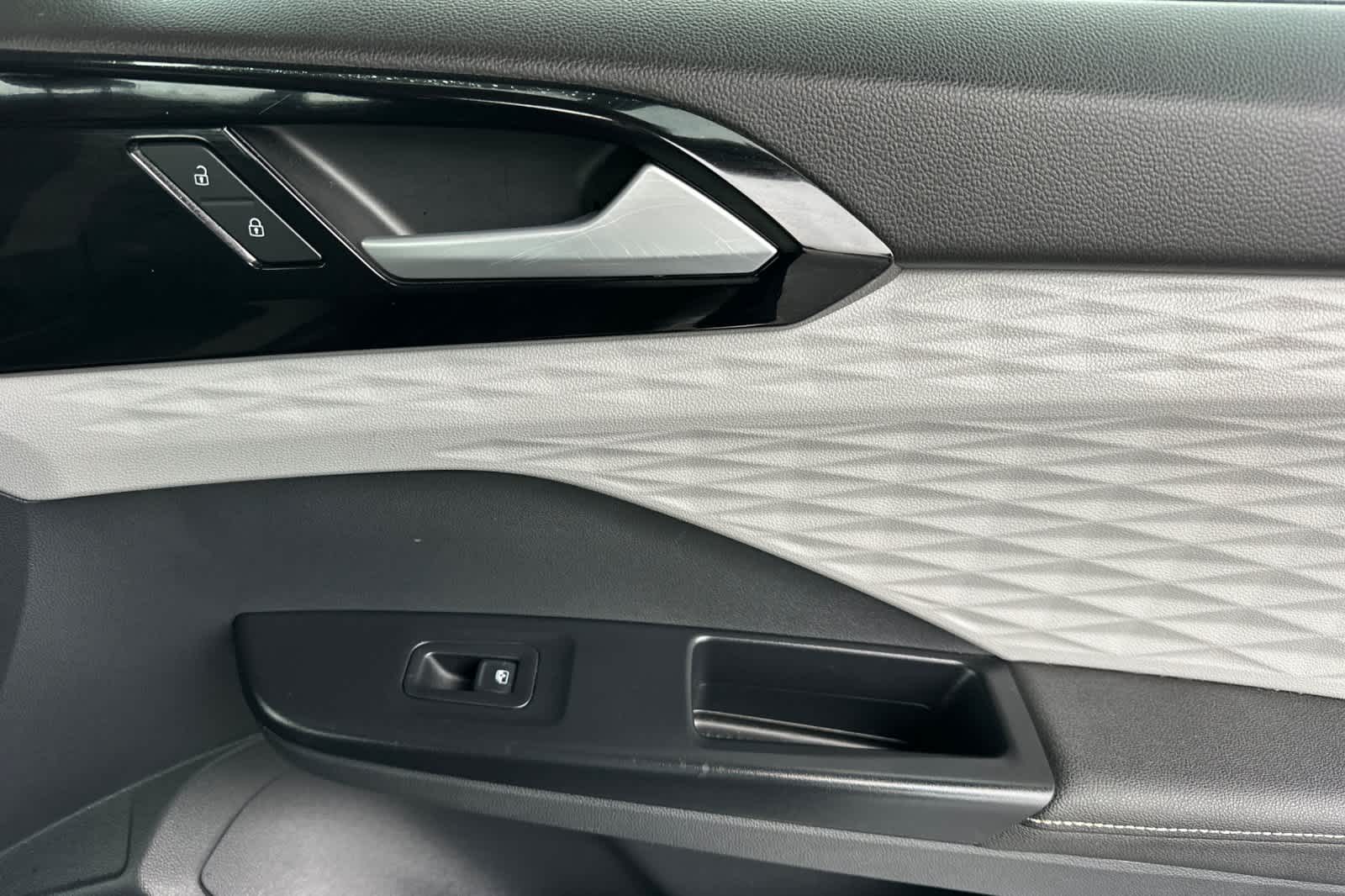 Thumbnail: 2024 Volkswagen Taos - 18