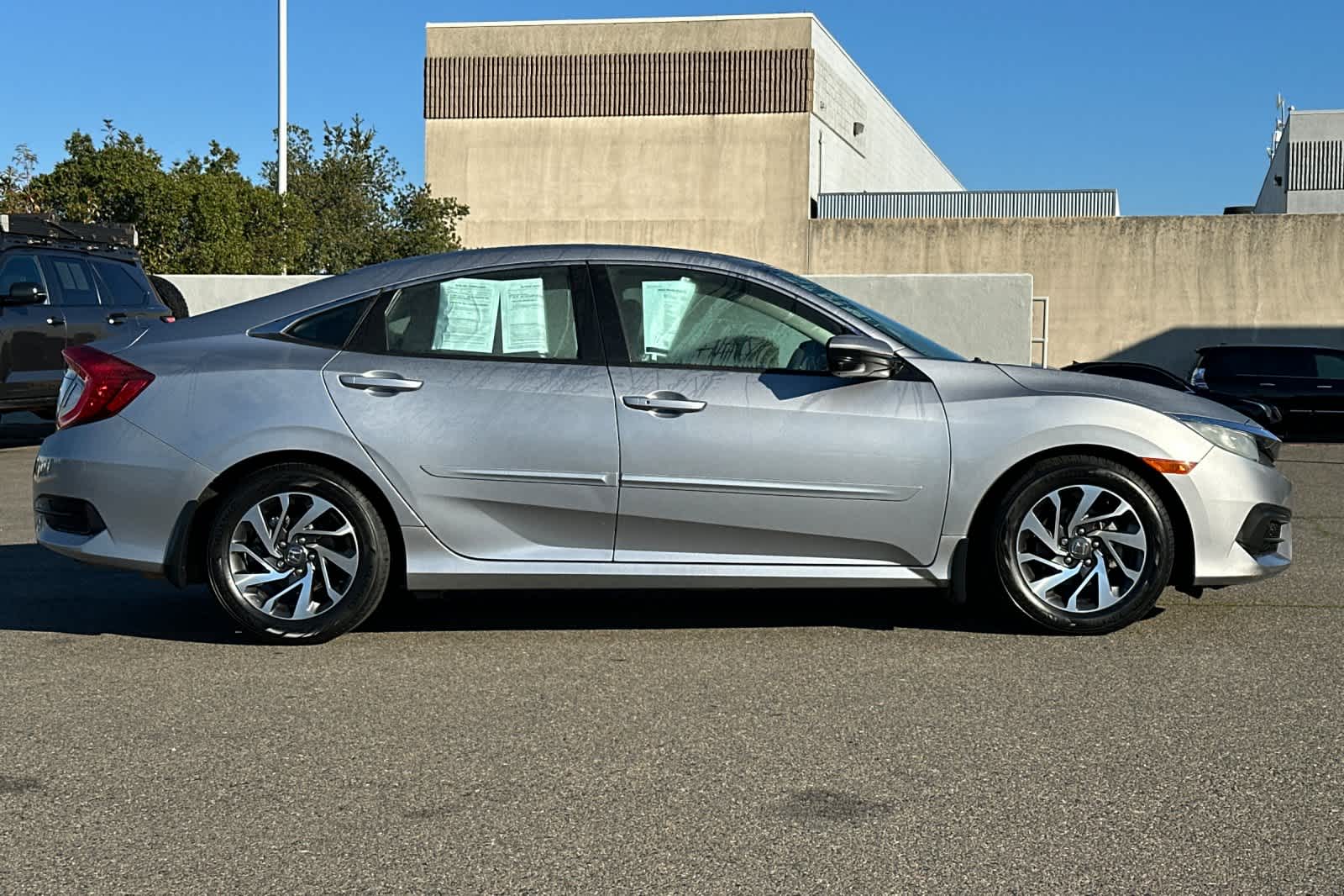 Thumbnail: 2016 Honda Civic - 6