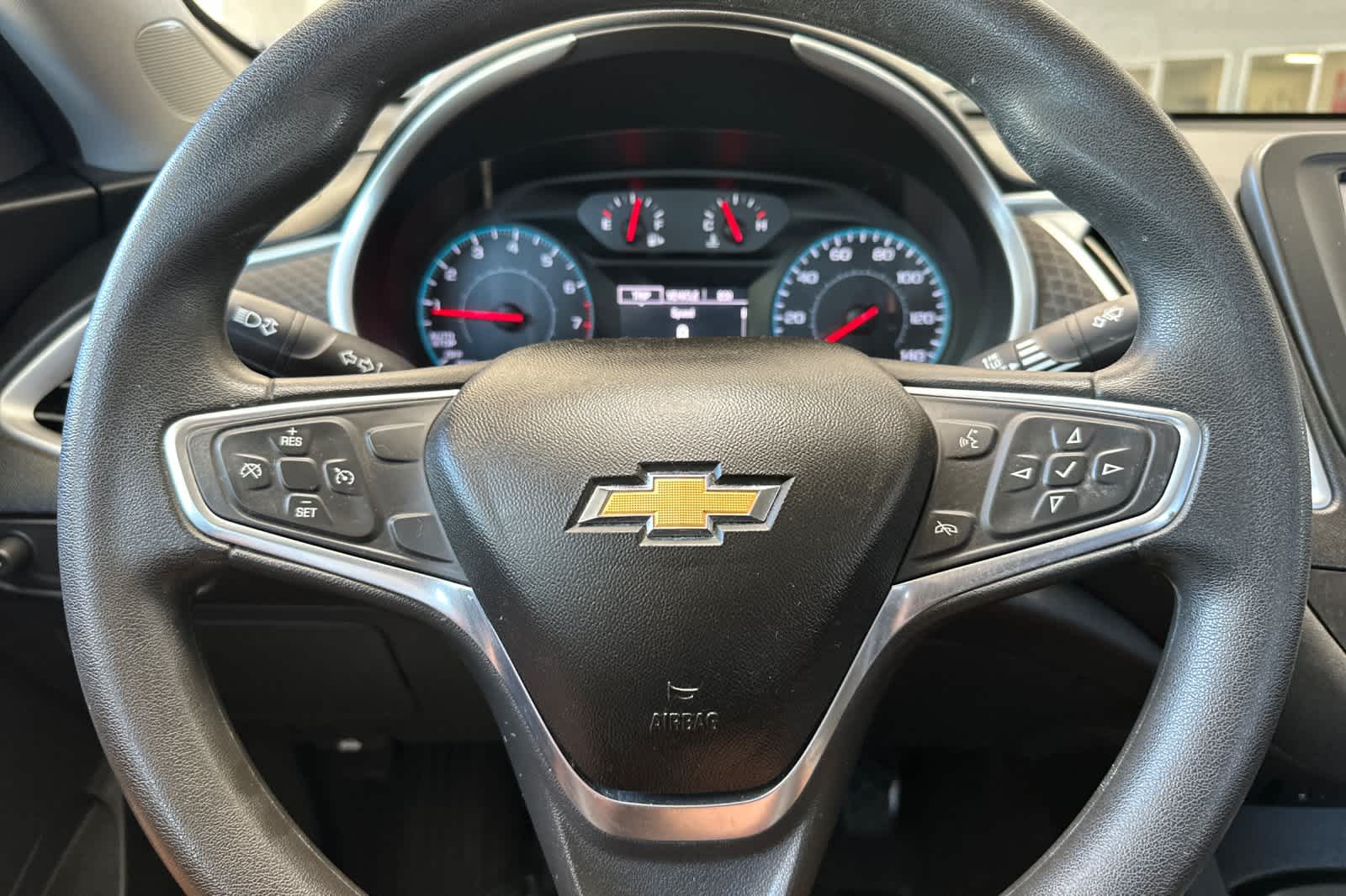 Thumbnail: 2017 Chevrolet Malibu - 23