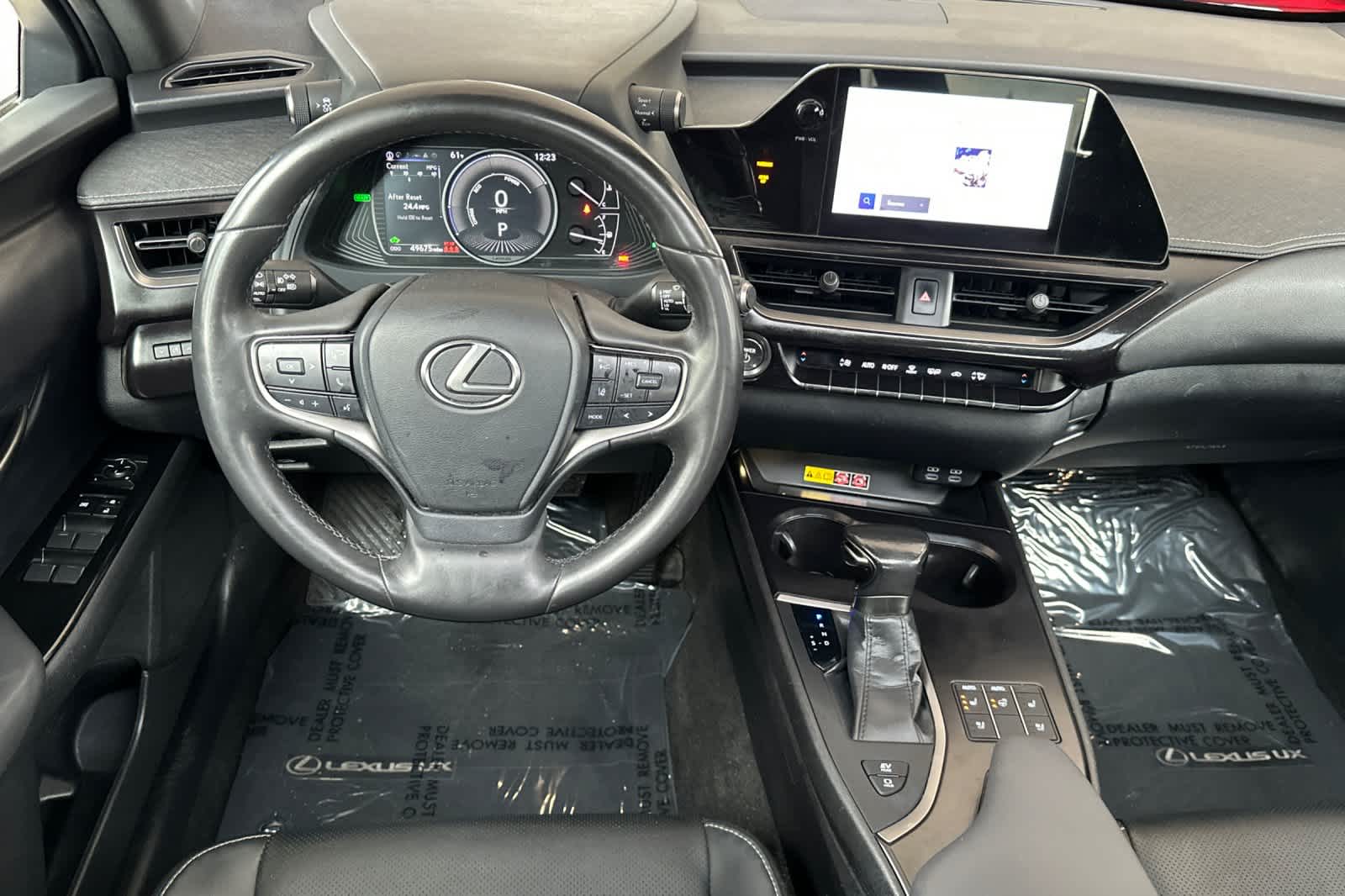 Thumbnail: 2023 Lexus UX - 15