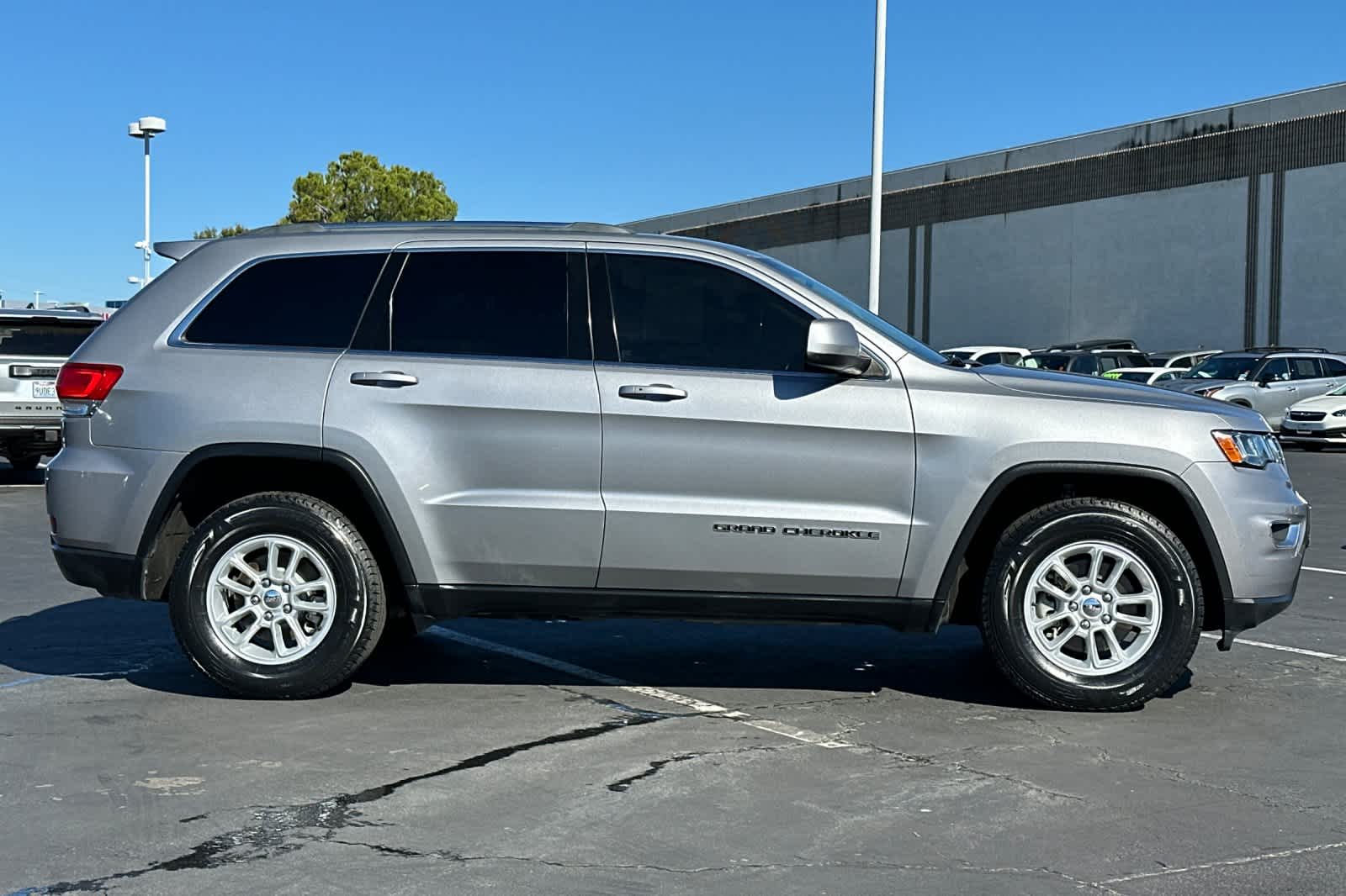 Thumbnail: 2018 Jeep Grand Cherokee - 6