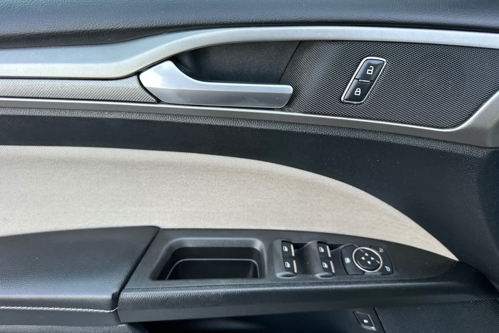 Thumbnail: 2018 Ford Fusion - 12