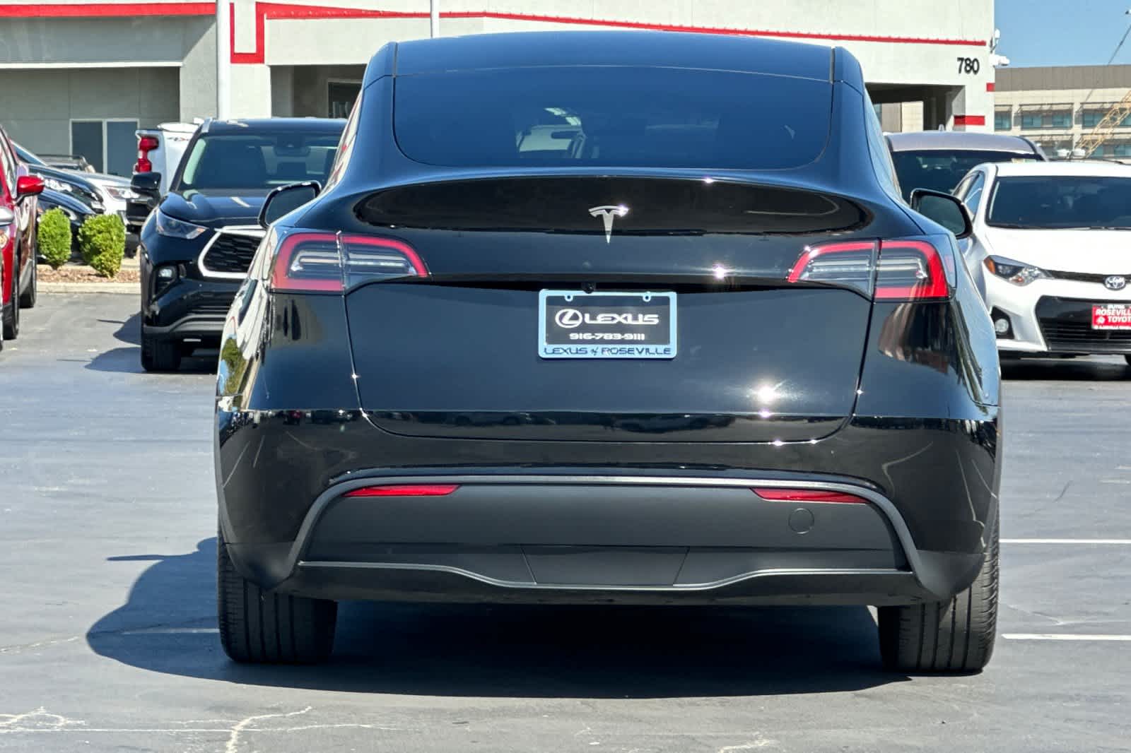 2023 Tesla Model Y  8