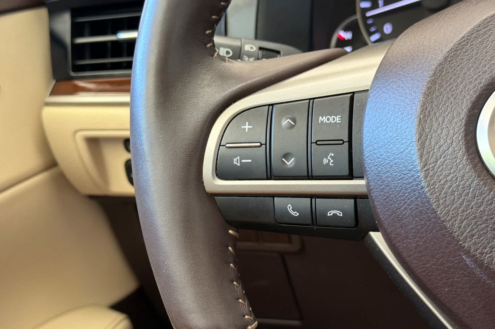 Thumbnail: 2016 Lexus ES - 25
