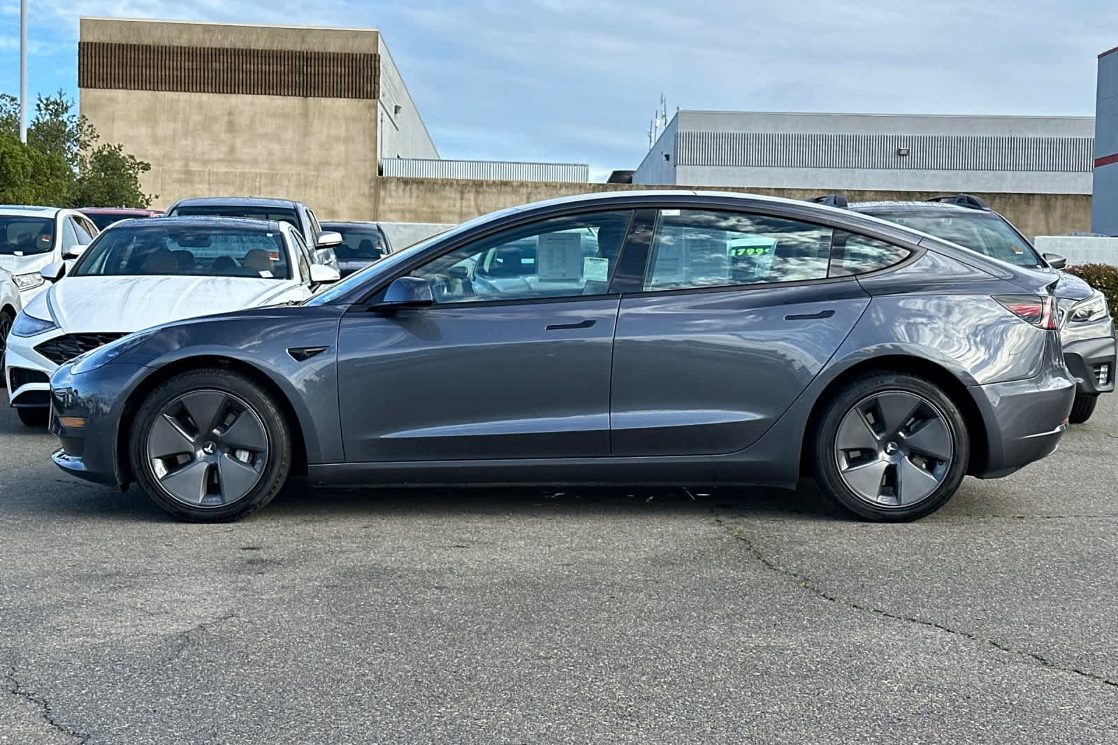 Thumbnail: 2023 Tesla Model 3 - 9