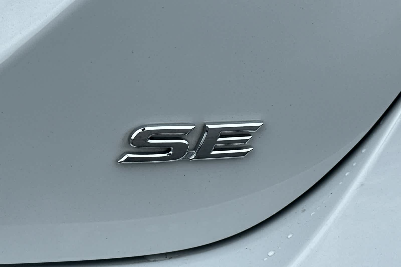 Thumbnail: 2023 Toyota Camry - 30