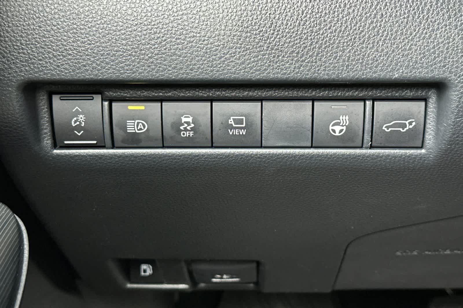 Thumbnail: 2024 Toyota Venza - 30