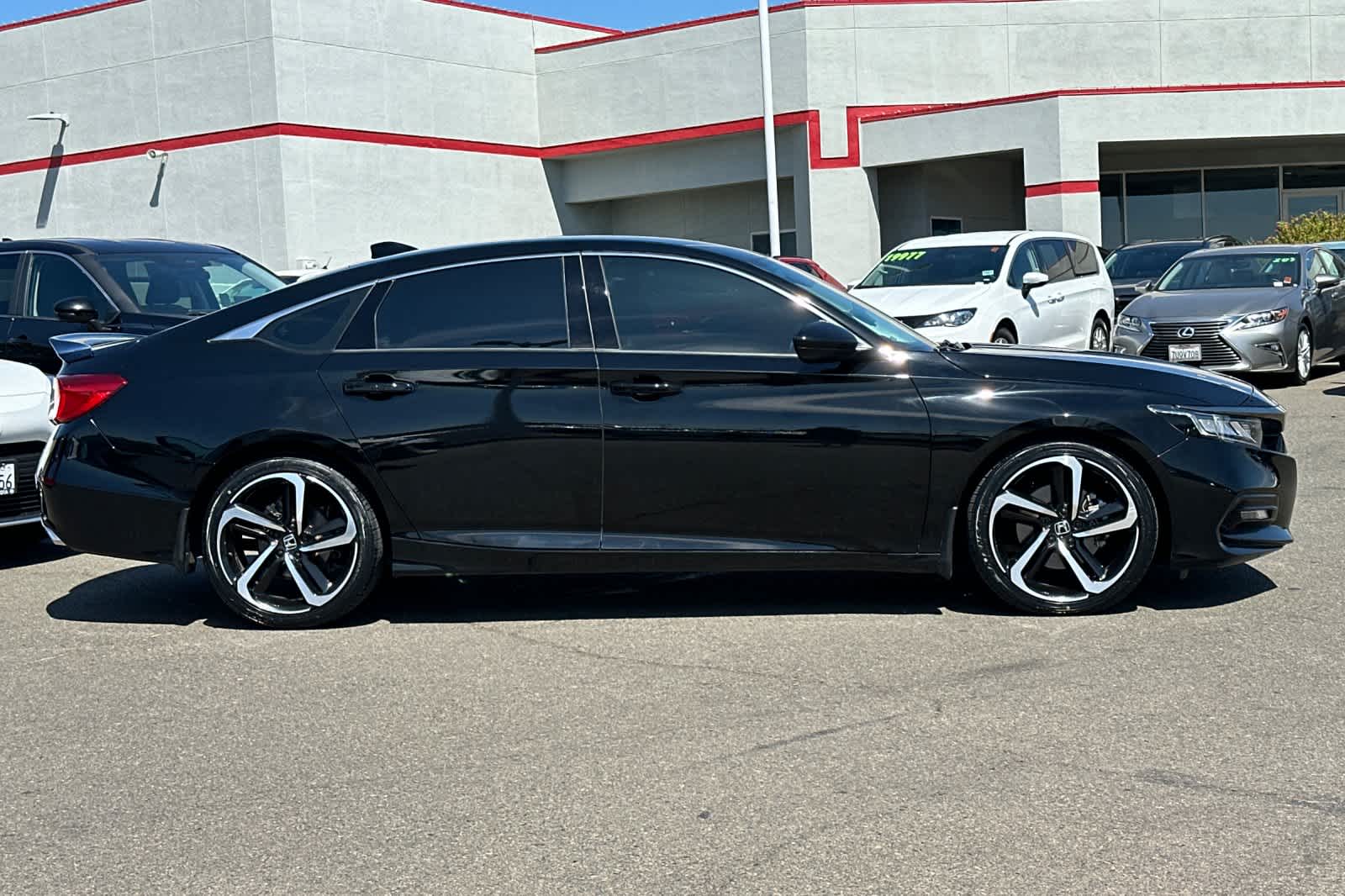 Thumbnail: 2018 Honda Accord - 6