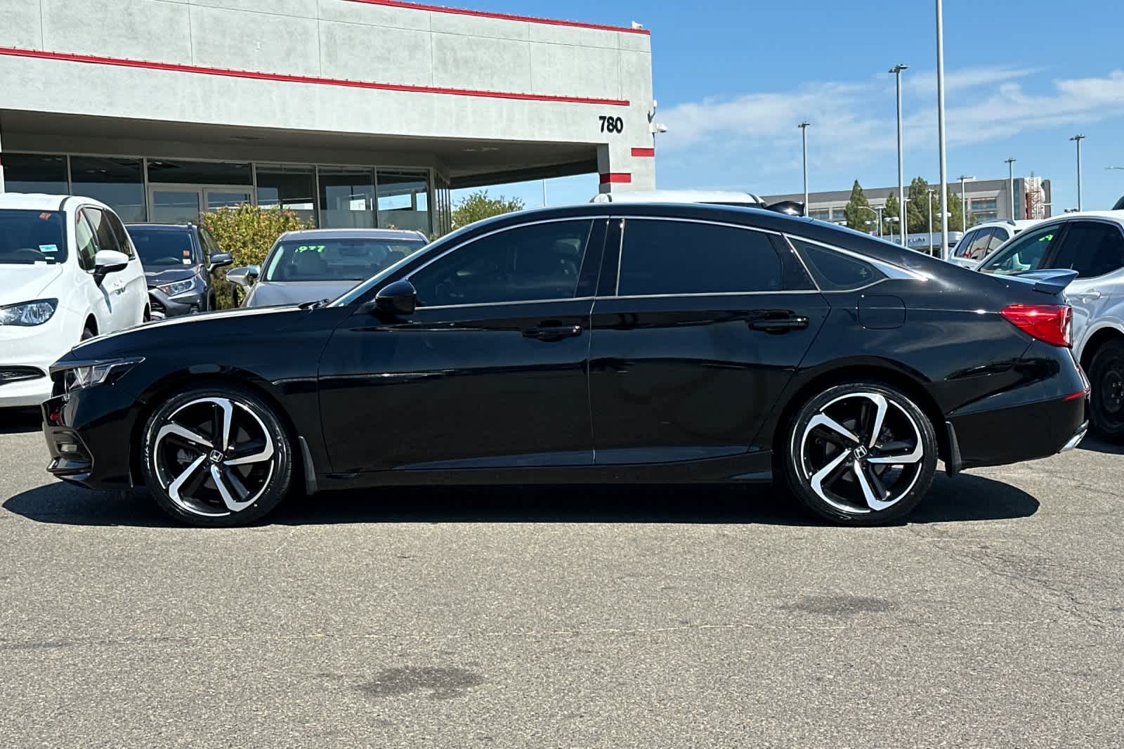 Thumbnail: 2018 Honda Accord - 9
