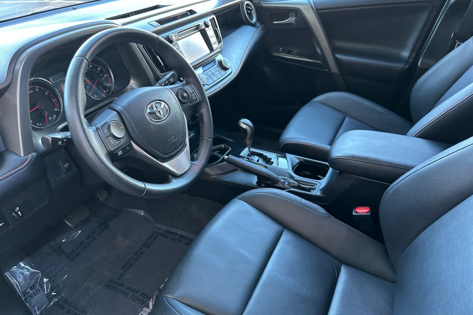 Thumbnail: 2016 Toyota RAV4 - 11