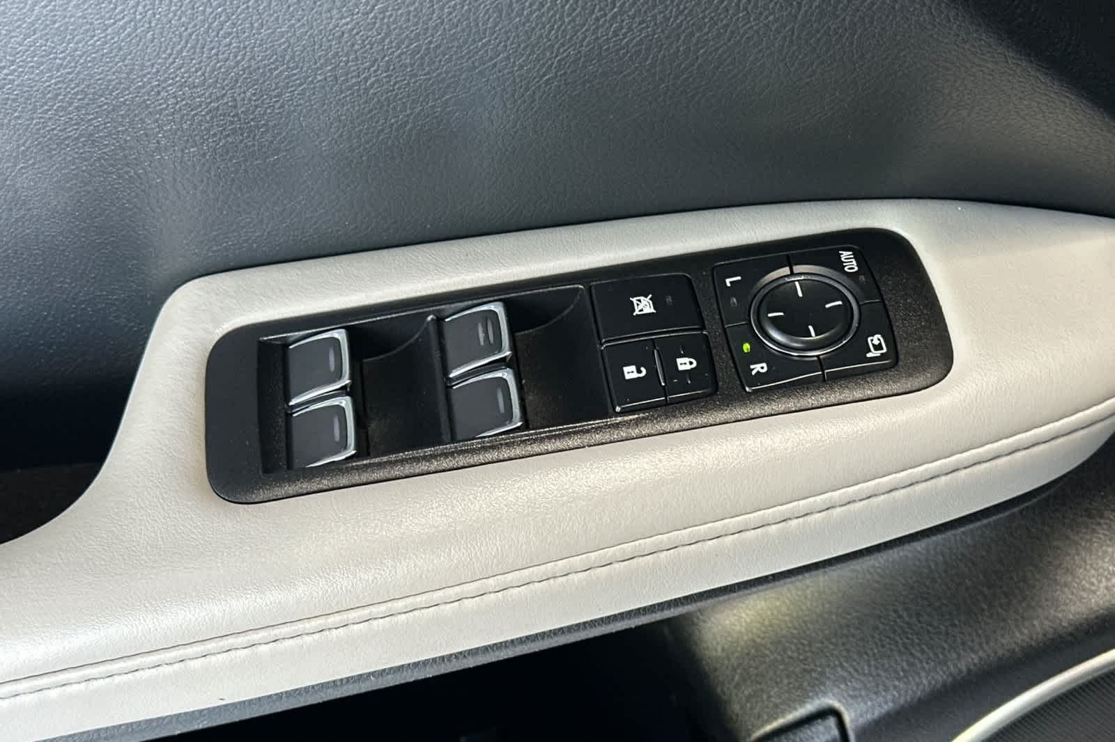 Thumbnail: 2019 Lexus RX - 13