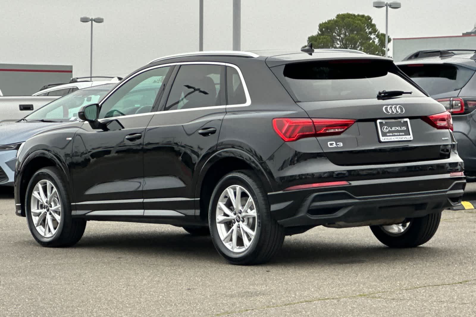 Thumbnail: 2023 Audi Q3 - 7