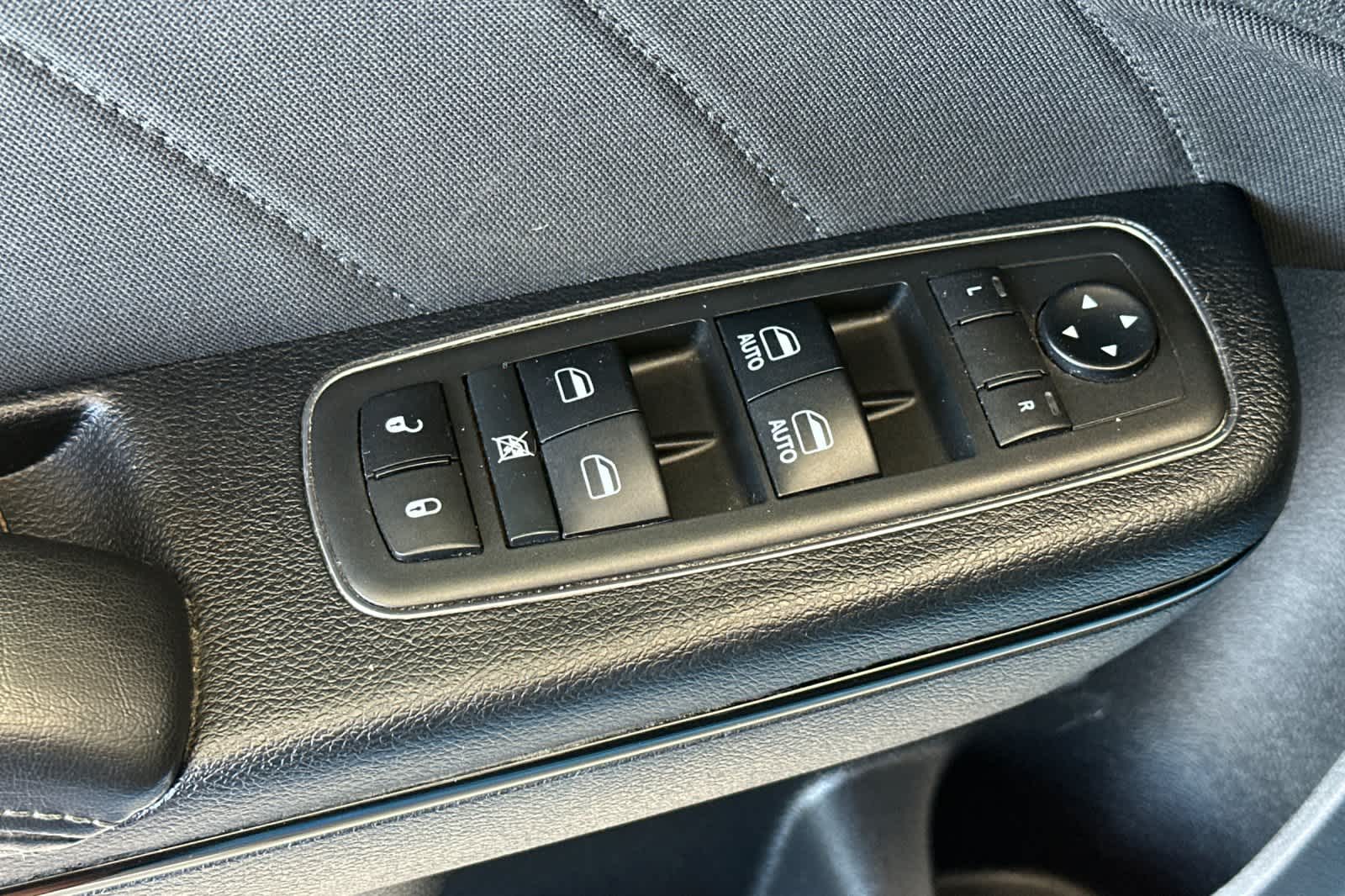 Thumbnail: 2019 Dodge Charger - 13