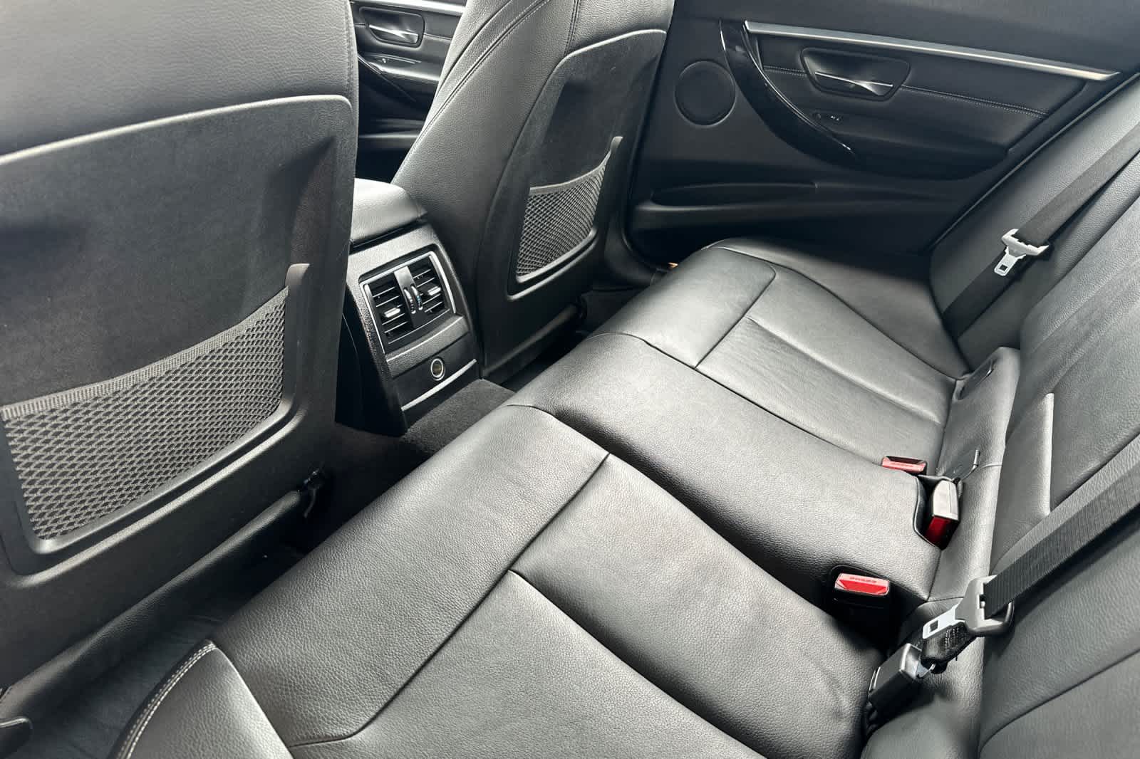 Thumbnail: 2016 BMW 3 Series - 4