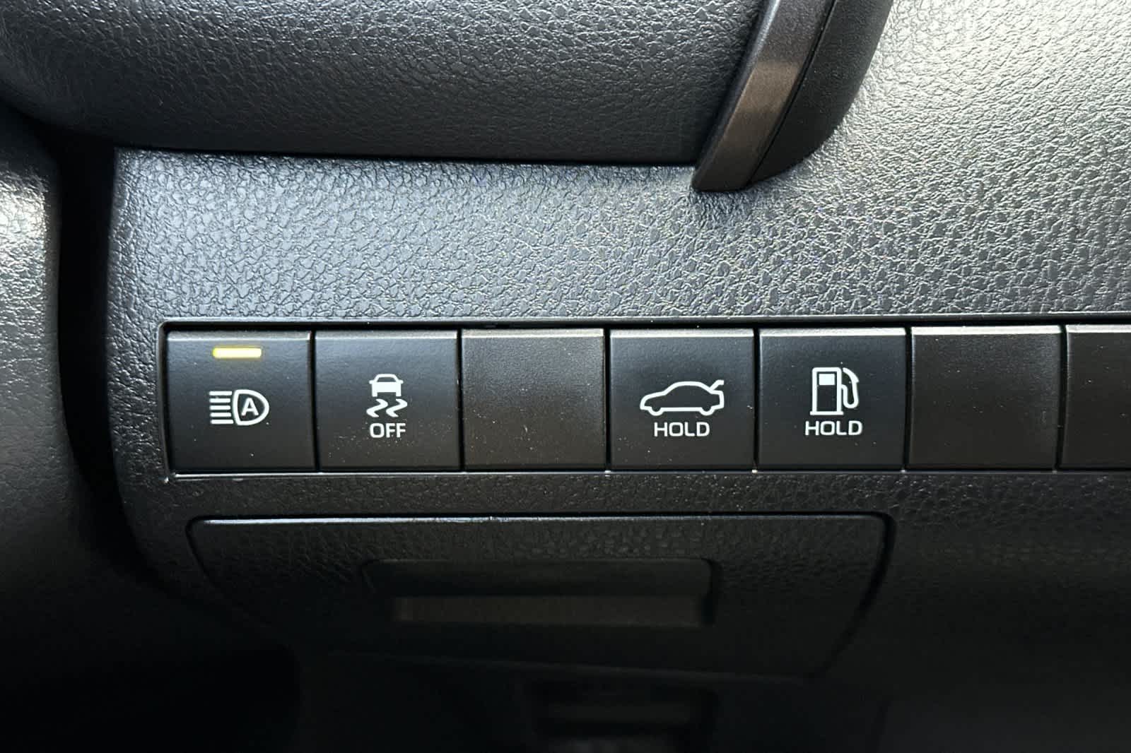 Thumbnail: 2022 Toyota Camry - 28