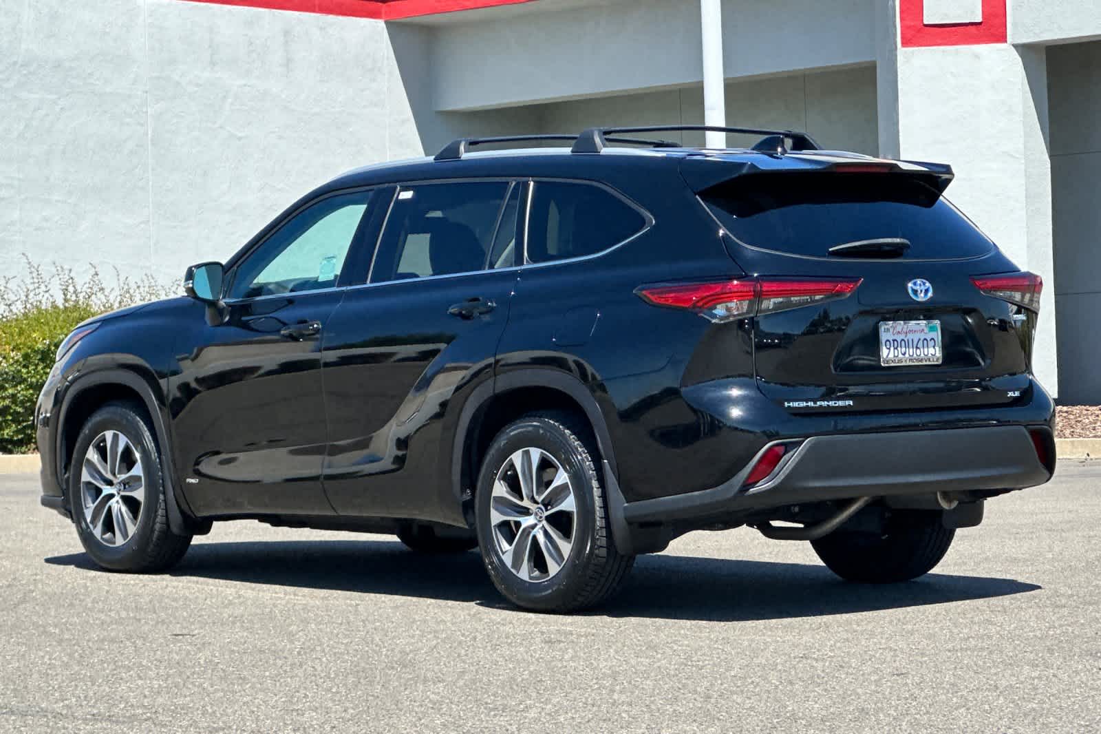 Thumbnail: 2022 Toyota Highlander - 6