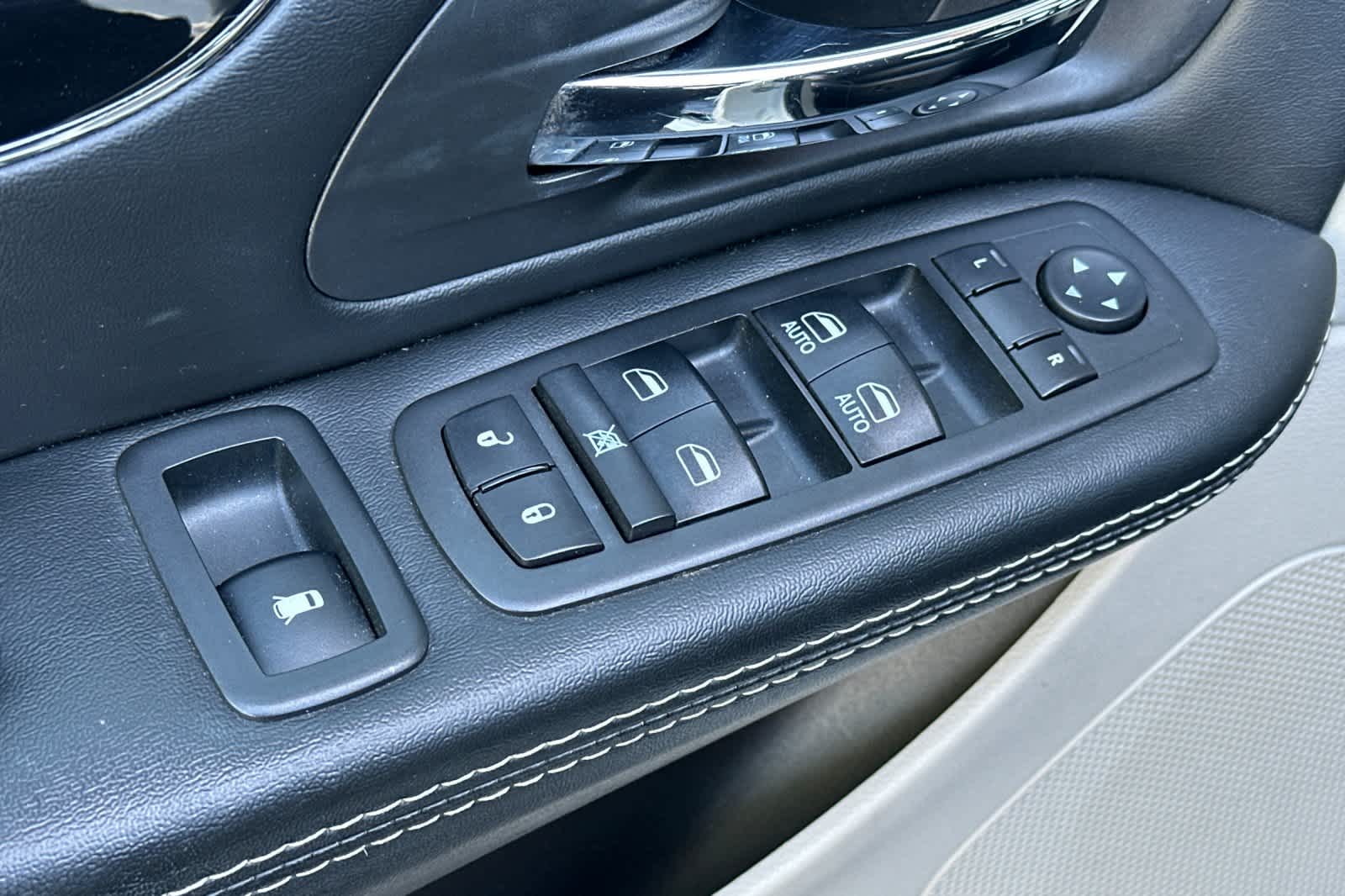 Thumbnail: 2019 Dodge Grand Caravan - 12
