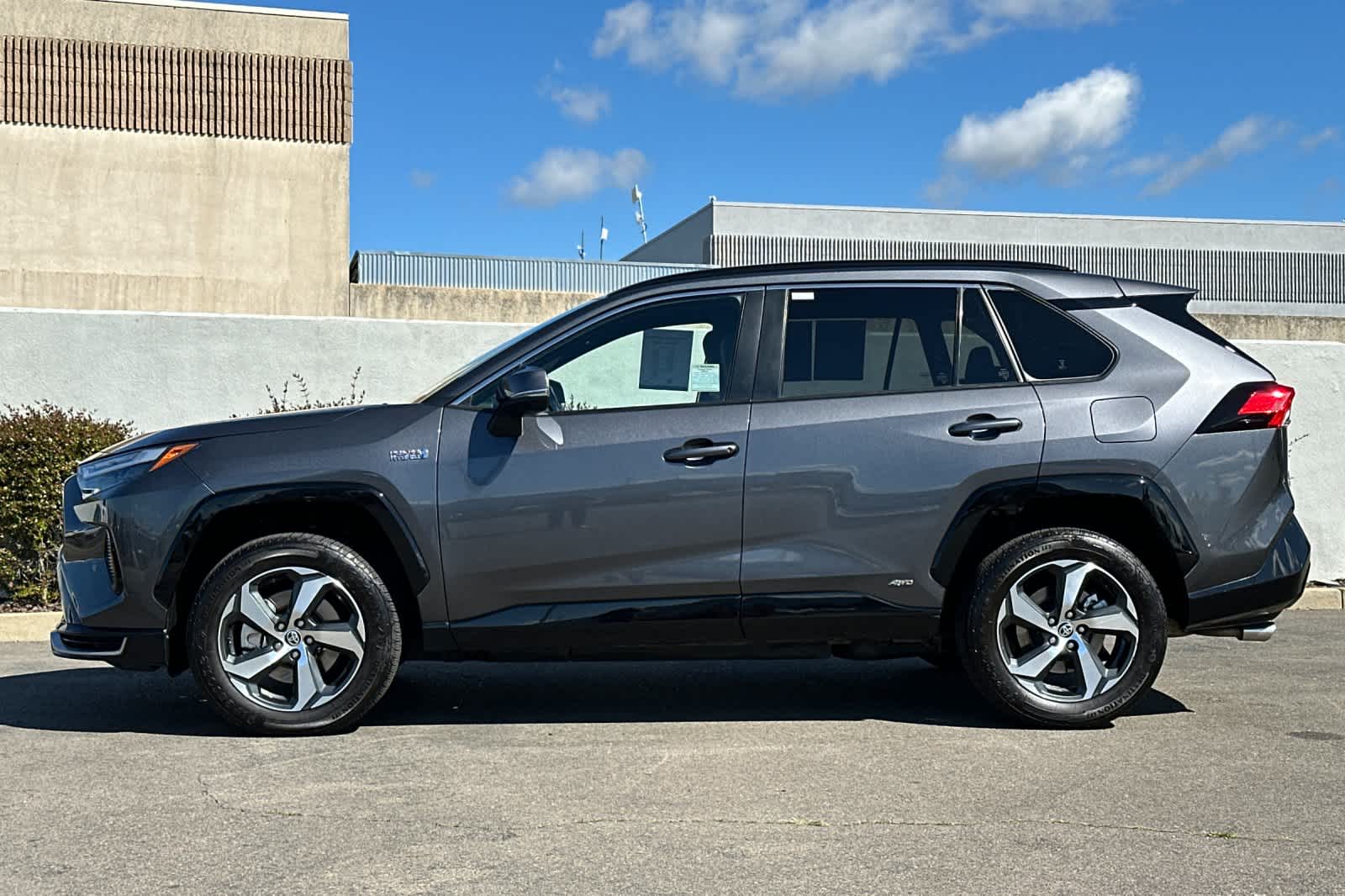 Thumbnail: 2023 Toyota RAV4 - 9