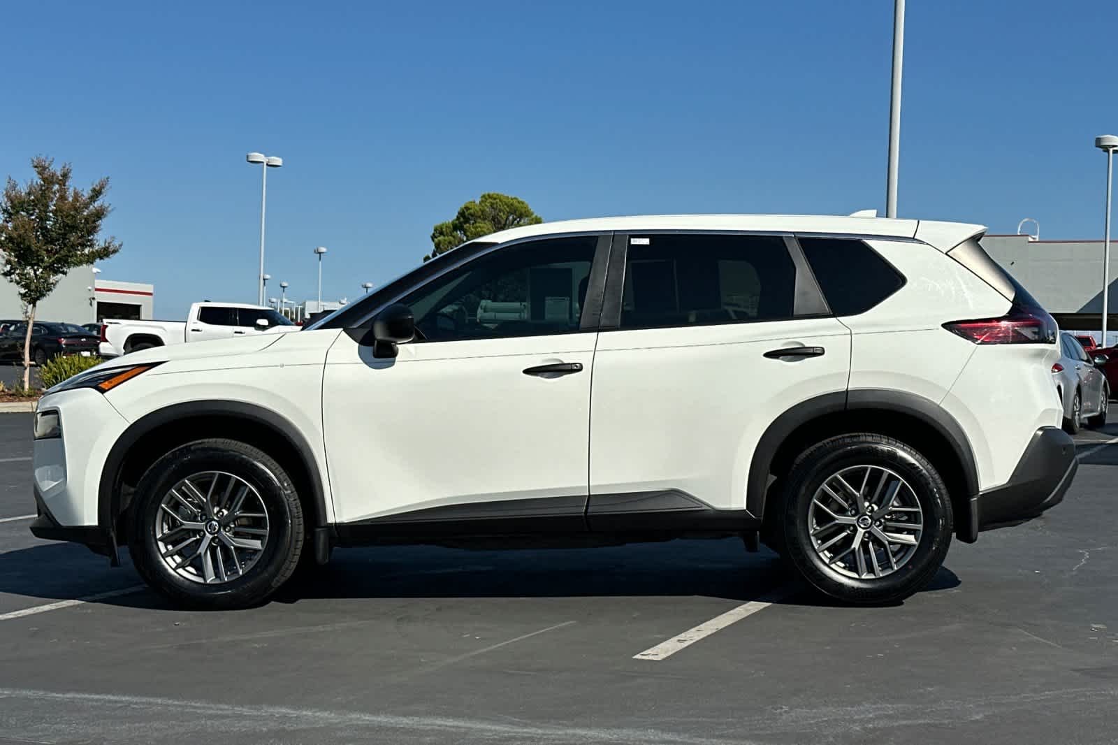 Thumbnail: 2021 Nissan Rogue - 9