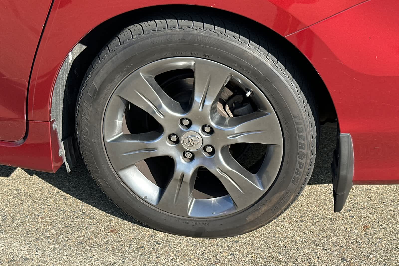Thumbnail: 2016 Toyota Sienna - 17