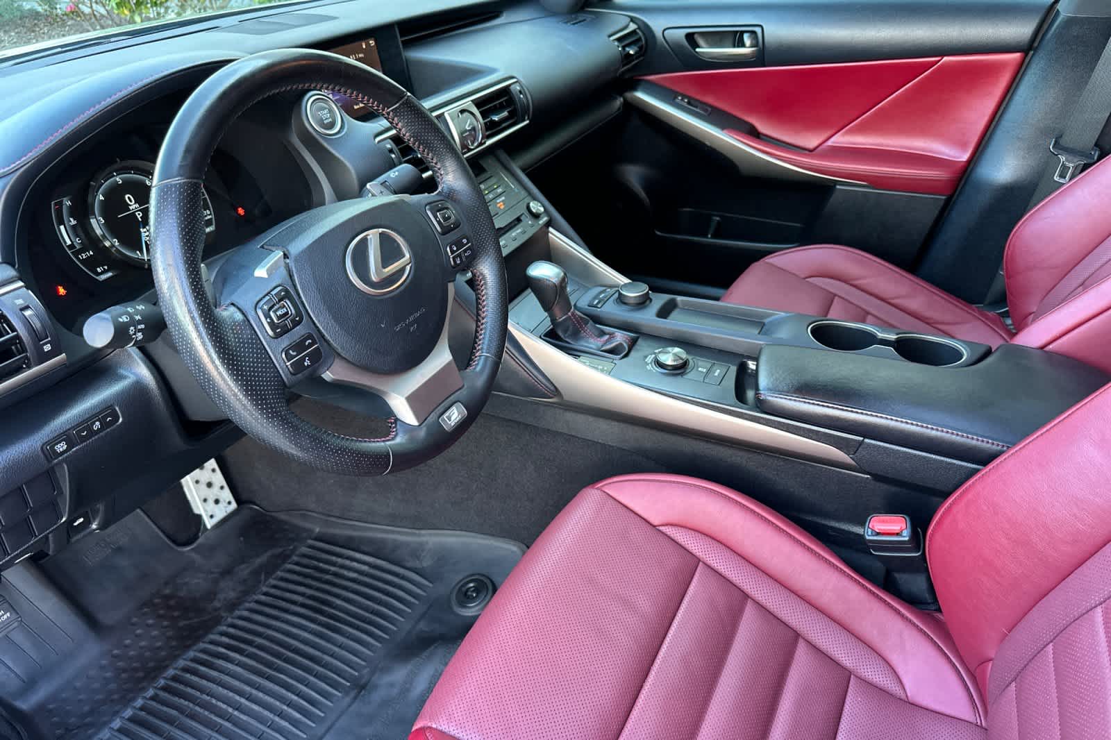 Thumbnail: 2020 Lexus IS - 11