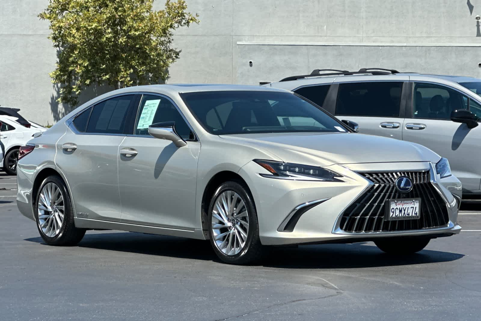 Thumbnail: 2022 Lexus ES - 5