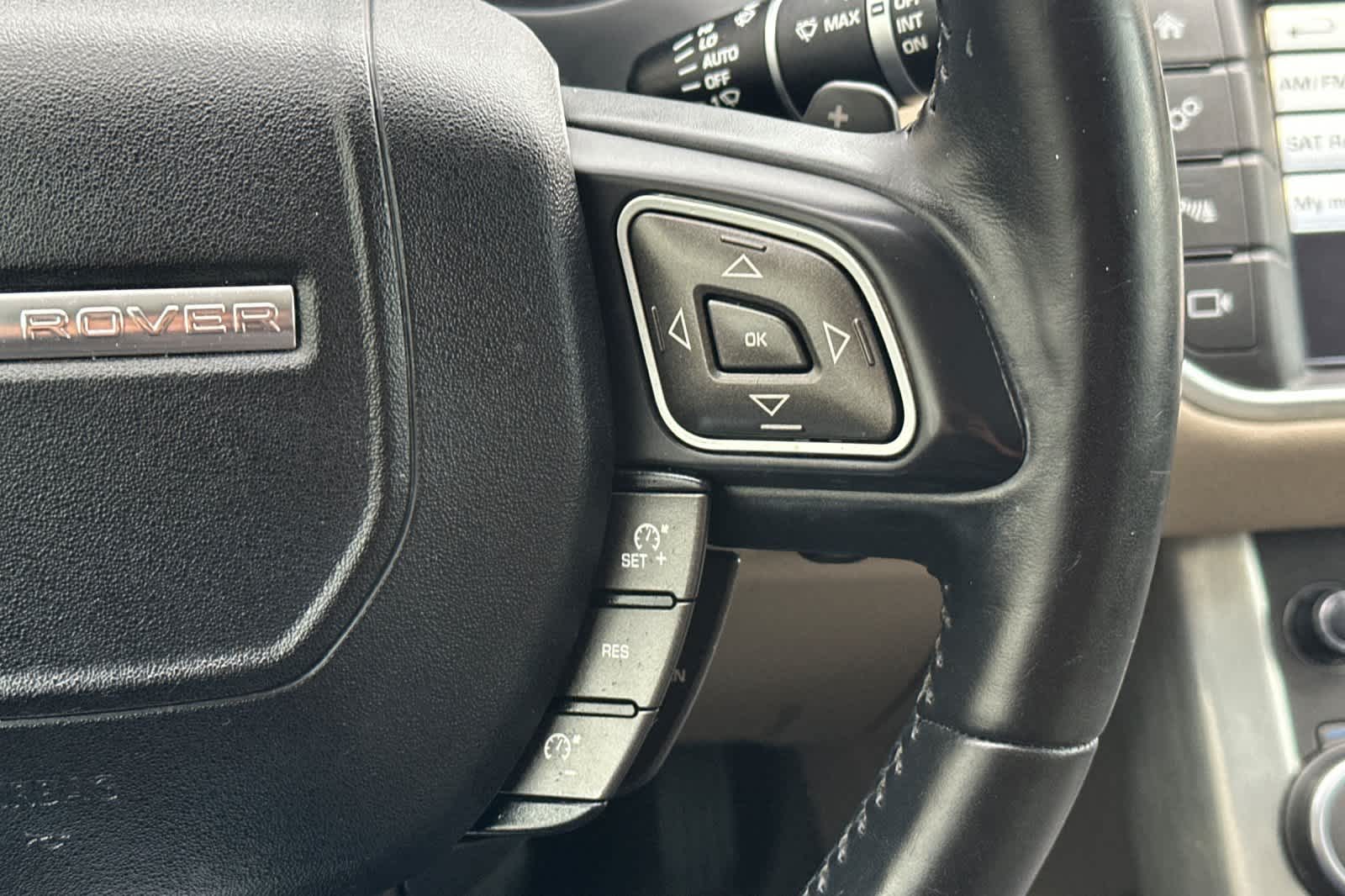 Thumbnail: 2016 Land Rover Range Rover Evoque - 28