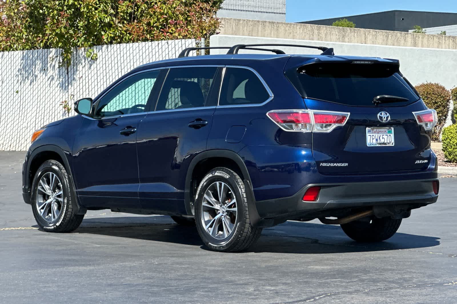 Thumbnail: 2016 Toyota Highlander - 7