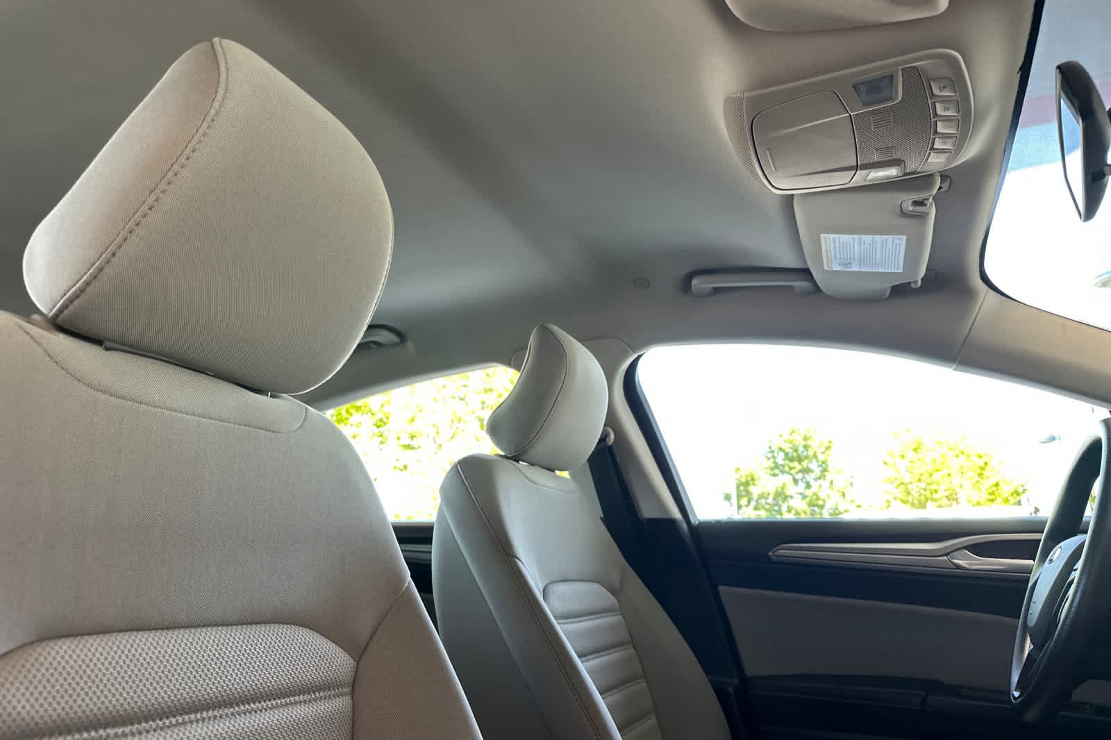 2018 Ford Fusion S 16