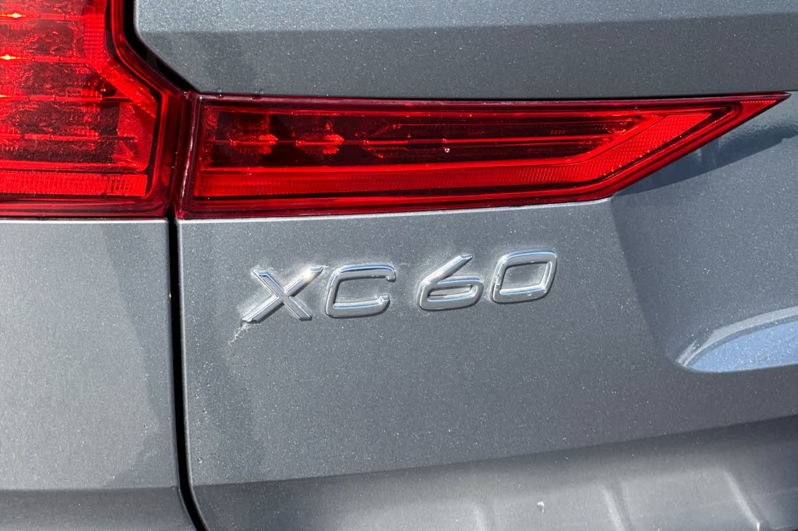 Thumbnail: 2018 Volvo XC60 - 32