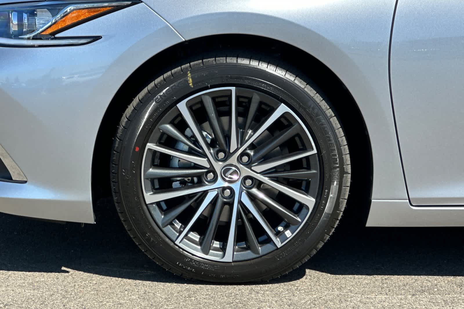 Thumbnail: 2025 Lexus ES - 30