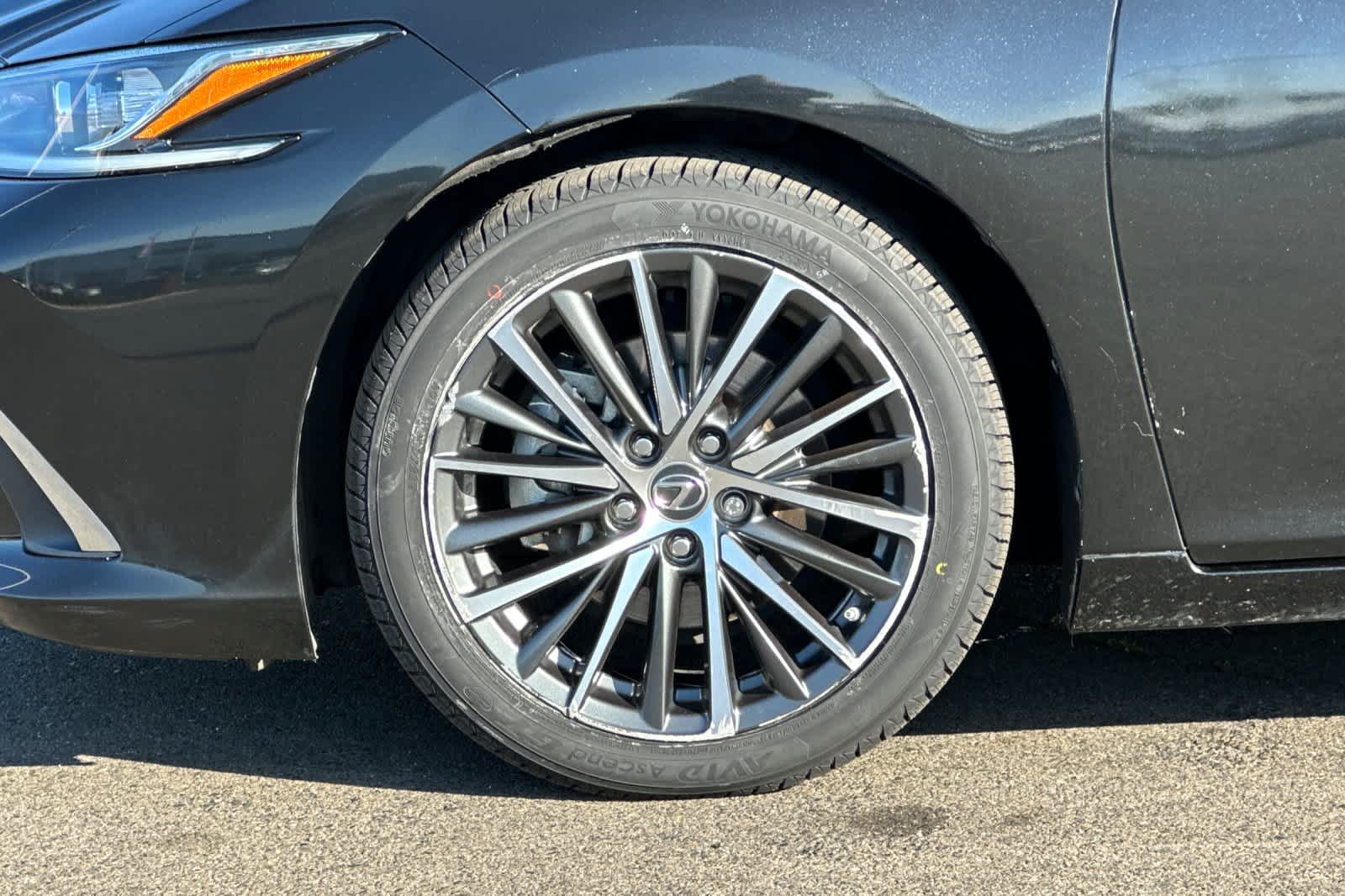 Thumbnail: 2023 Lexus ES - 30