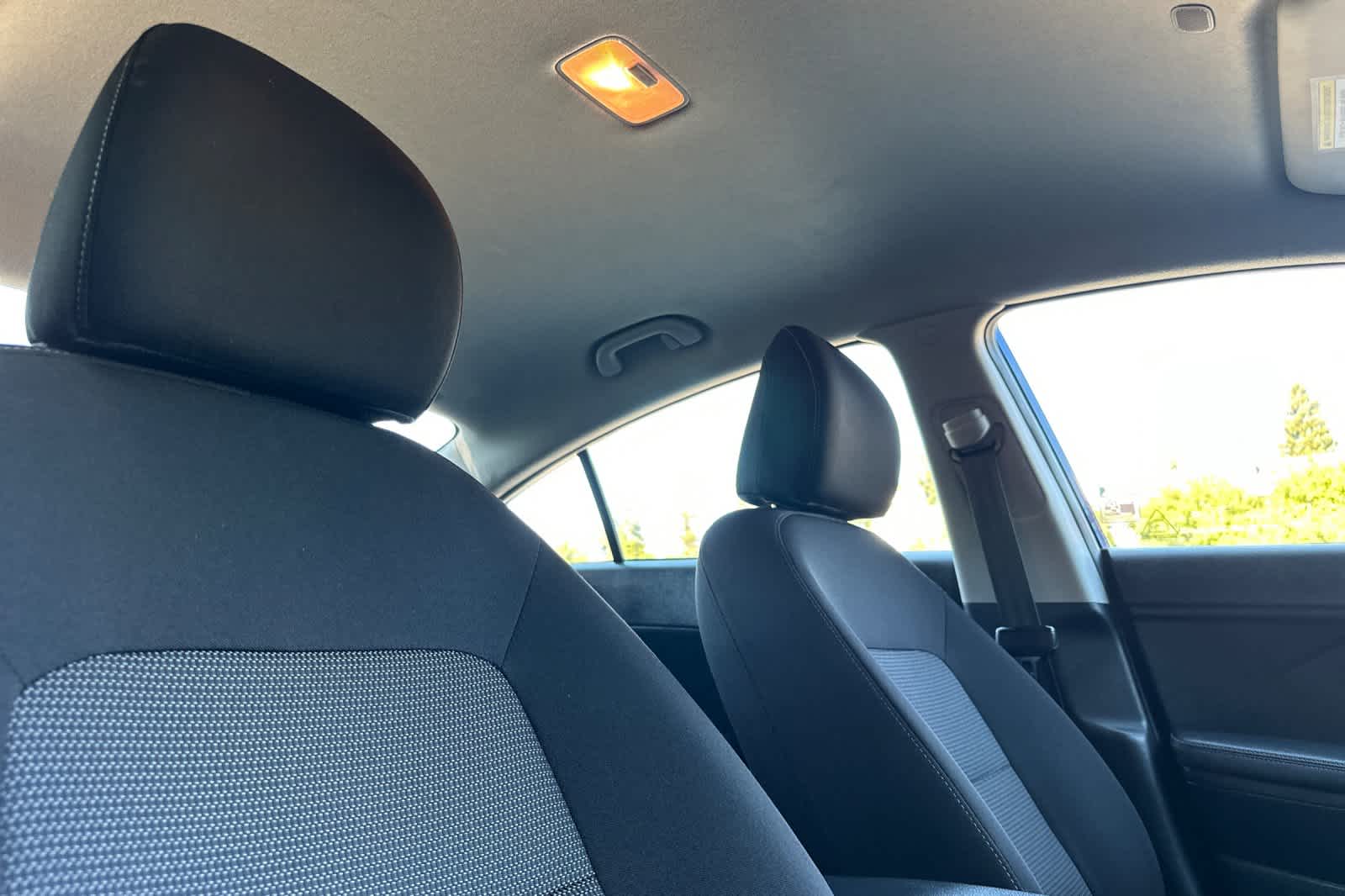 Thumbnail: 2018 Kia Forte - 16