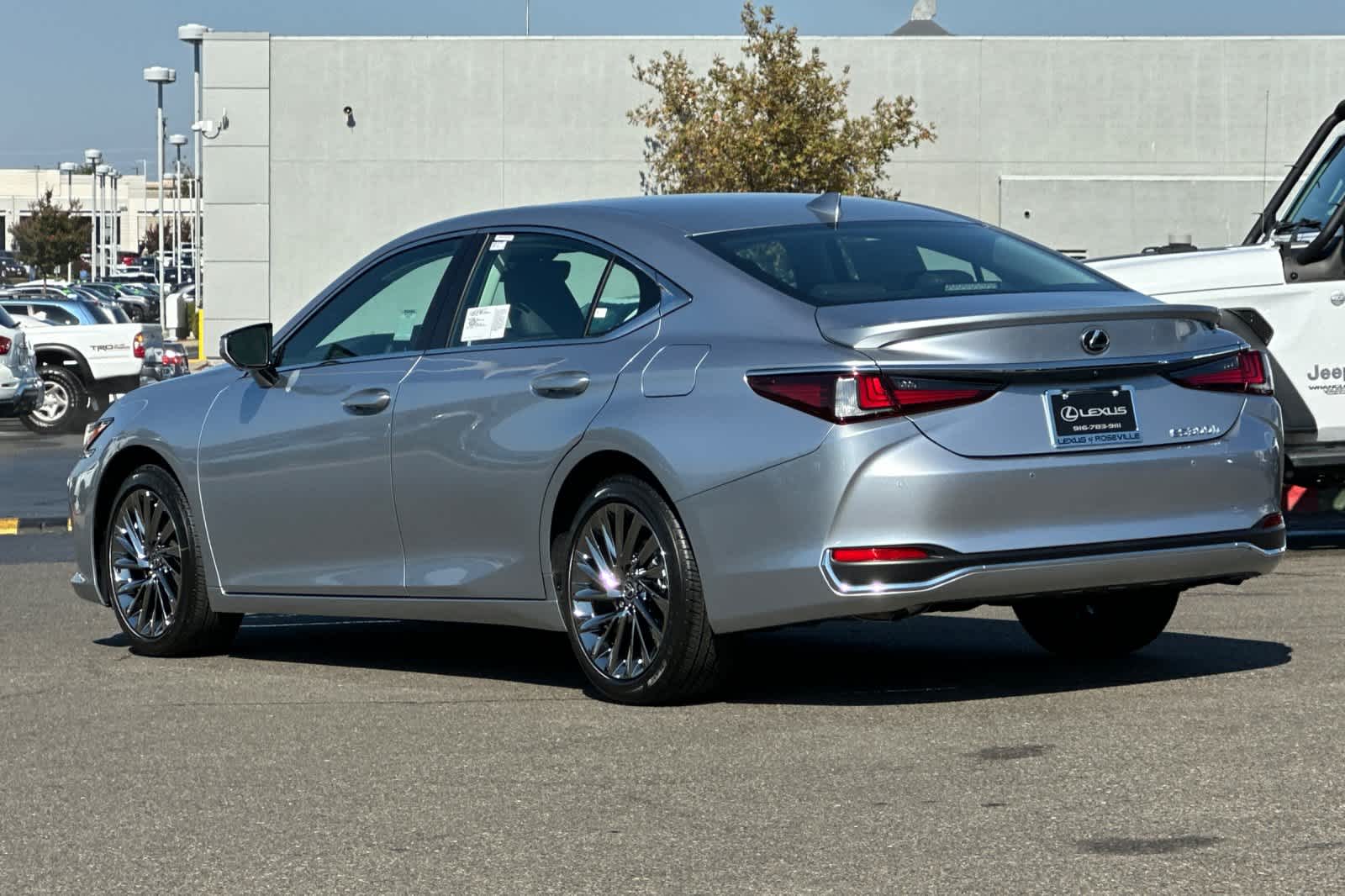 Thumbnail: 2025 Lexus ES - 7