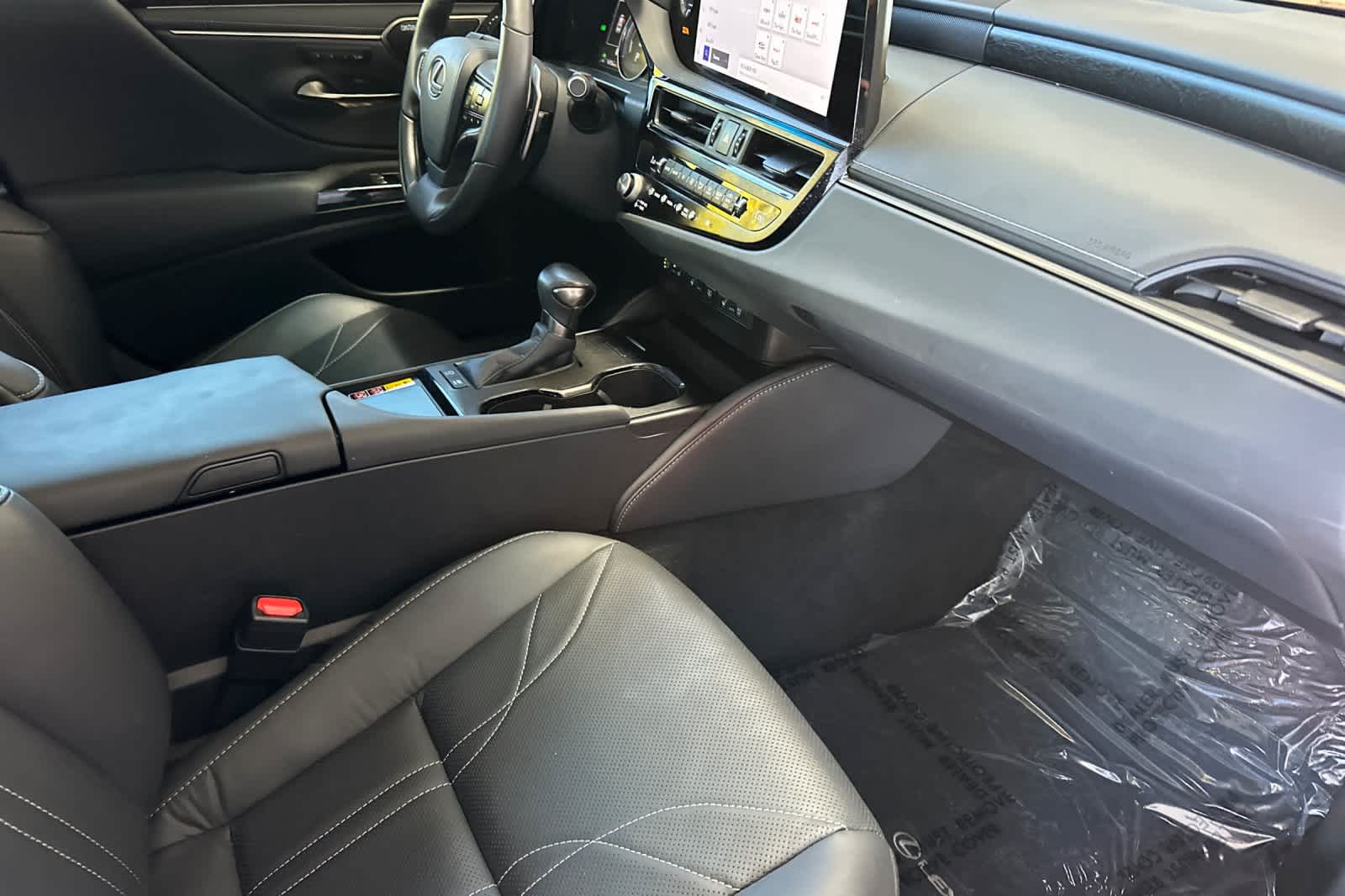 Thumbnail: 2025 Lexus ES - 16