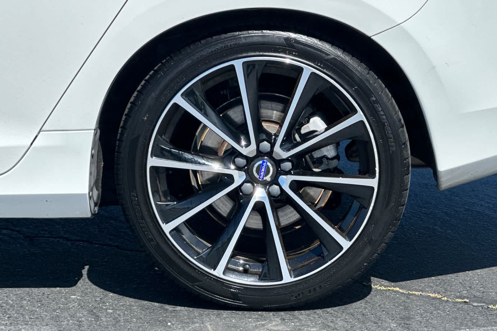 Thumbnail: 2017 Volvo S60 - 30