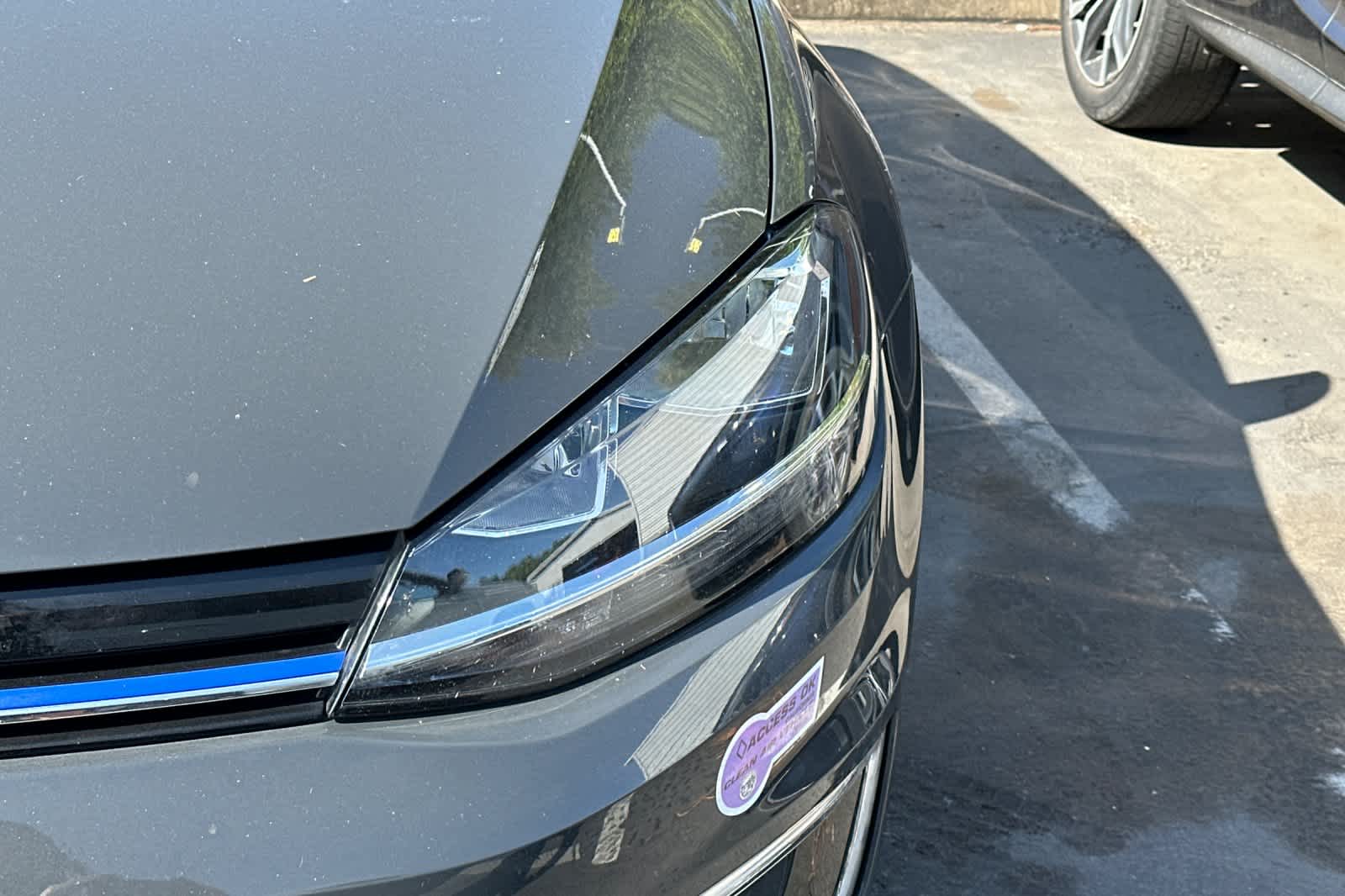 Thumbnail: 2019 Volkswagen e-Golf - 11