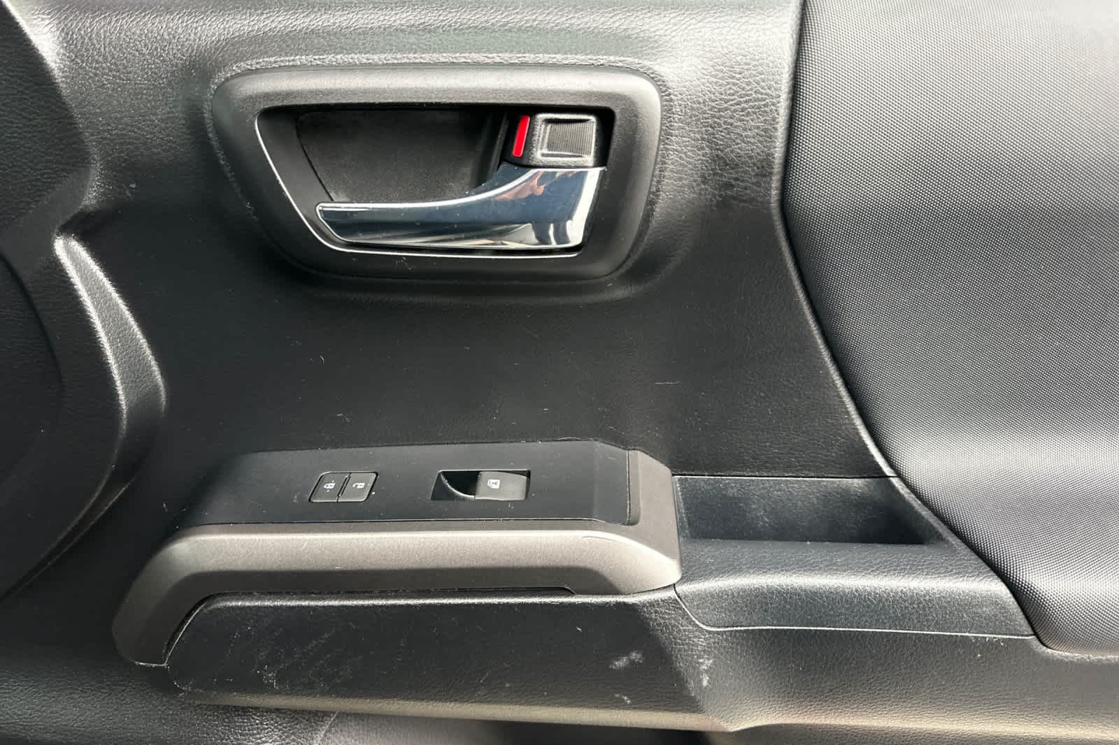 Thumbnail: 2022 Toyota Tacoma - 18