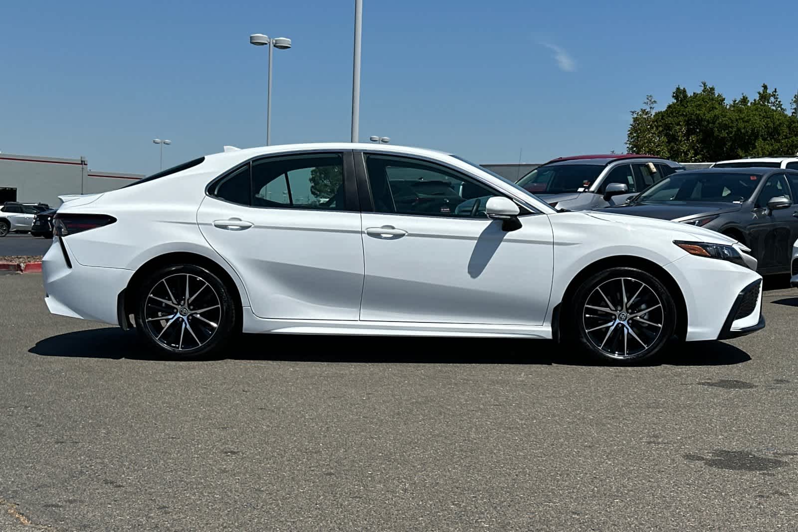 2024 Toyota Camry SE 6